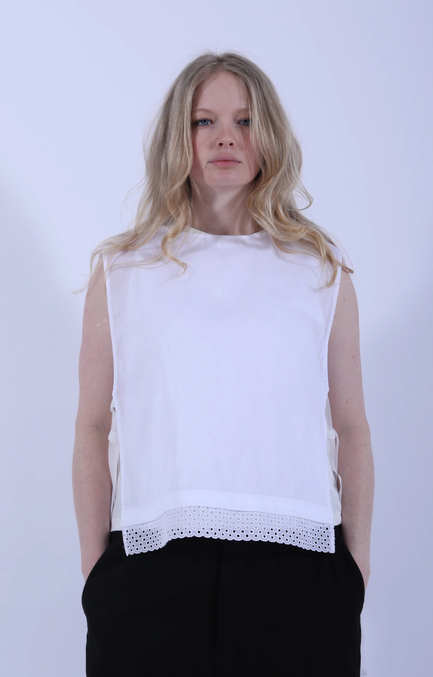 Hem Dot Lace Dickey White