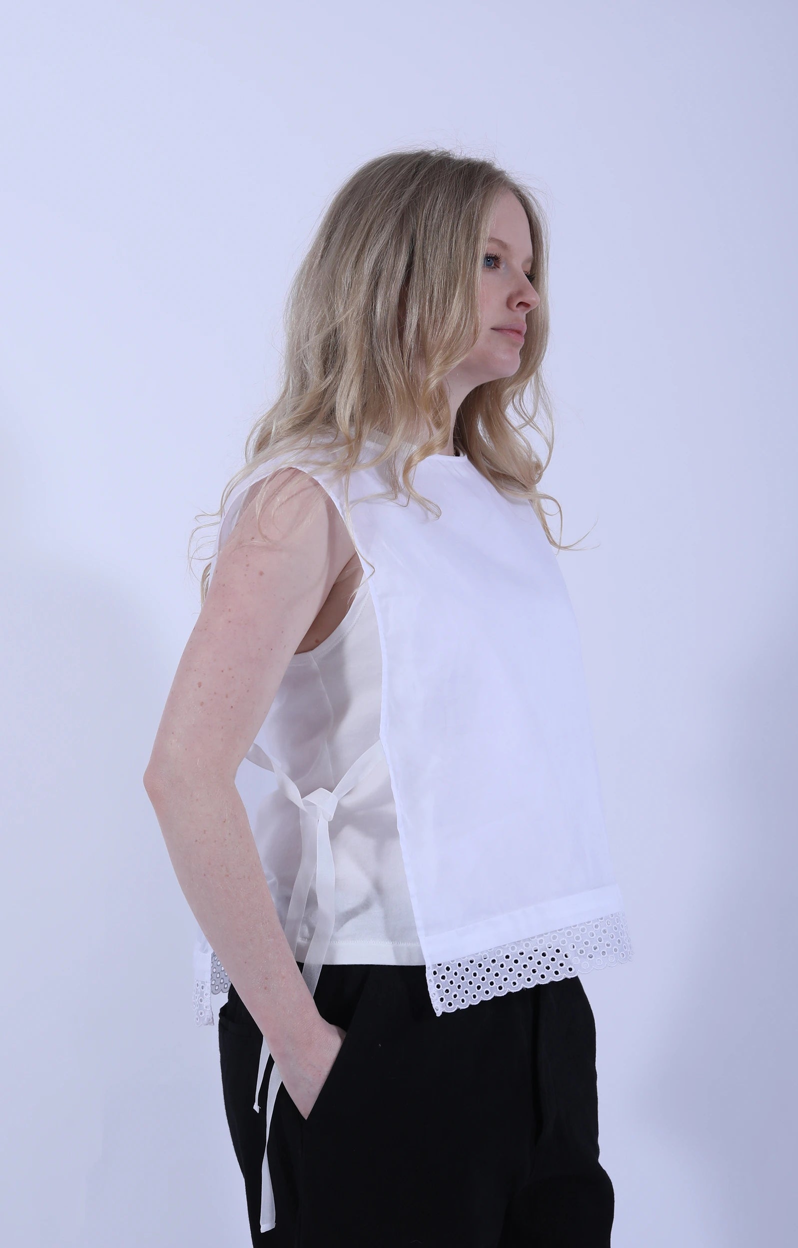 Hem Dot Lace Dickey White