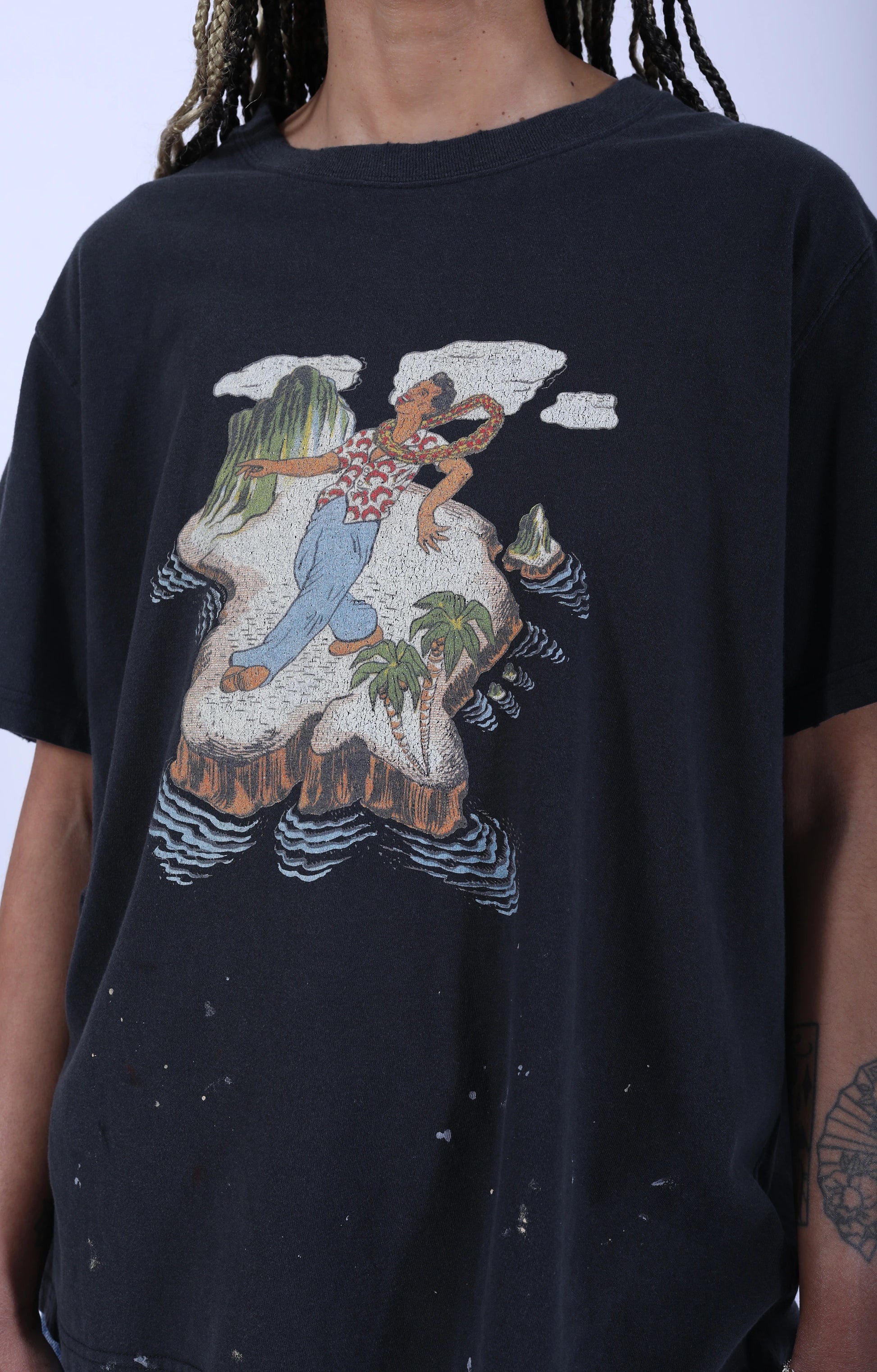 Vintage Fade Hawaiian Graphic T-shirt Black