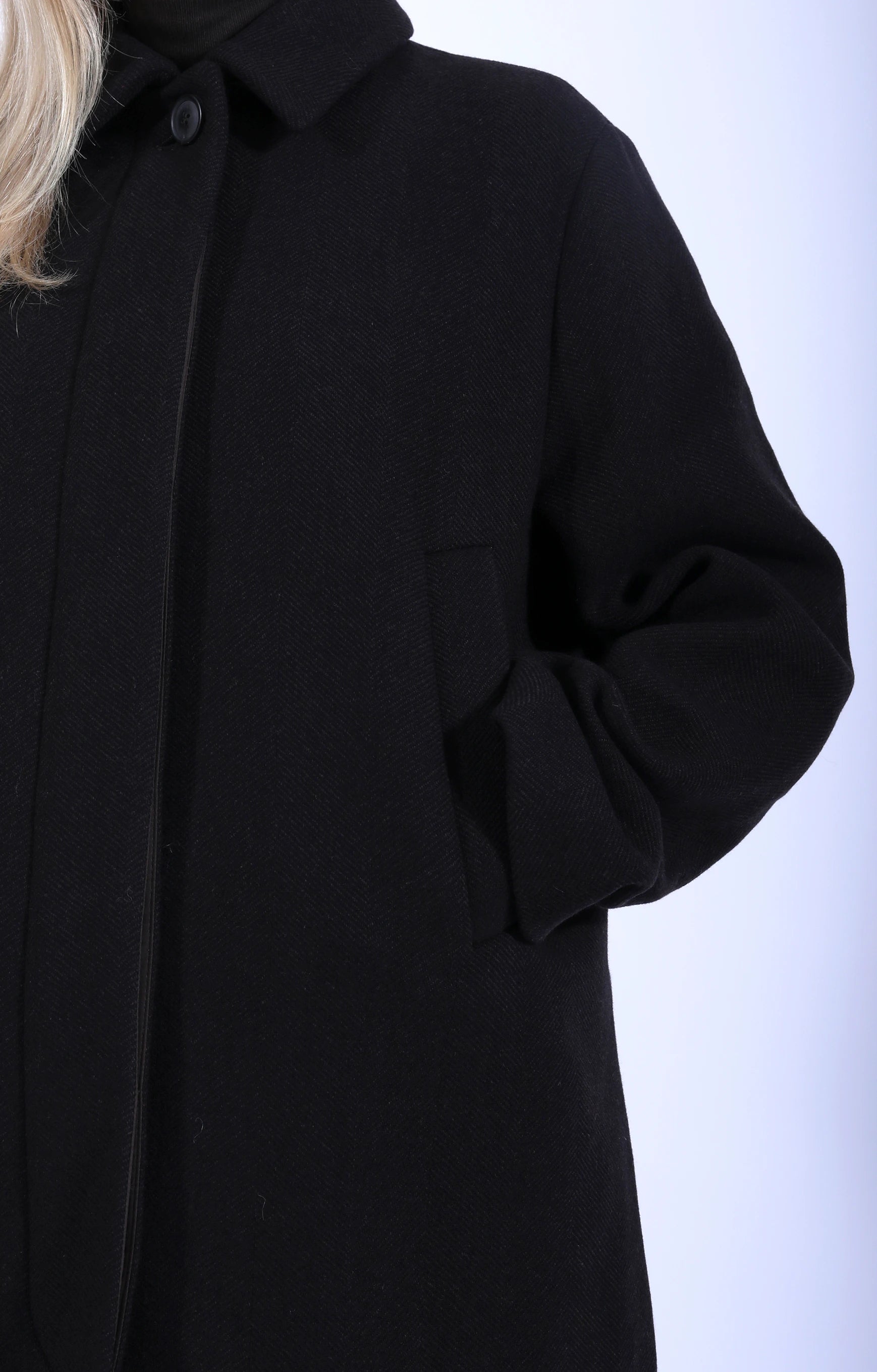 Noah Coat Dark Roots