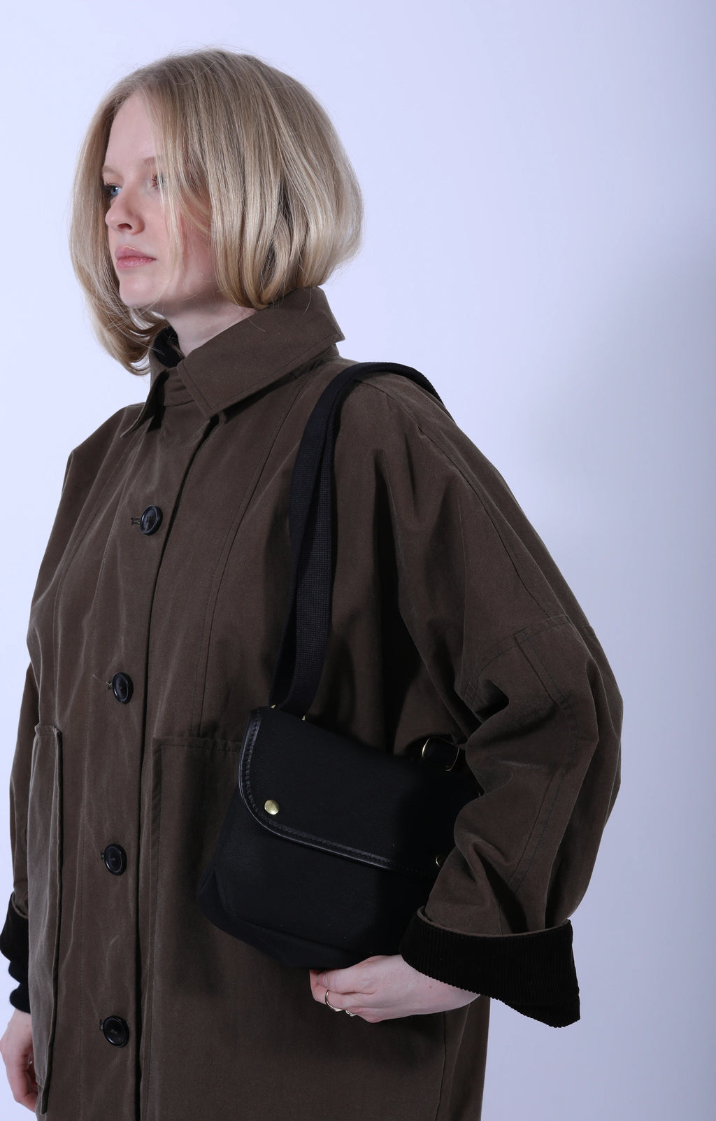 Avon Mini Black/Black