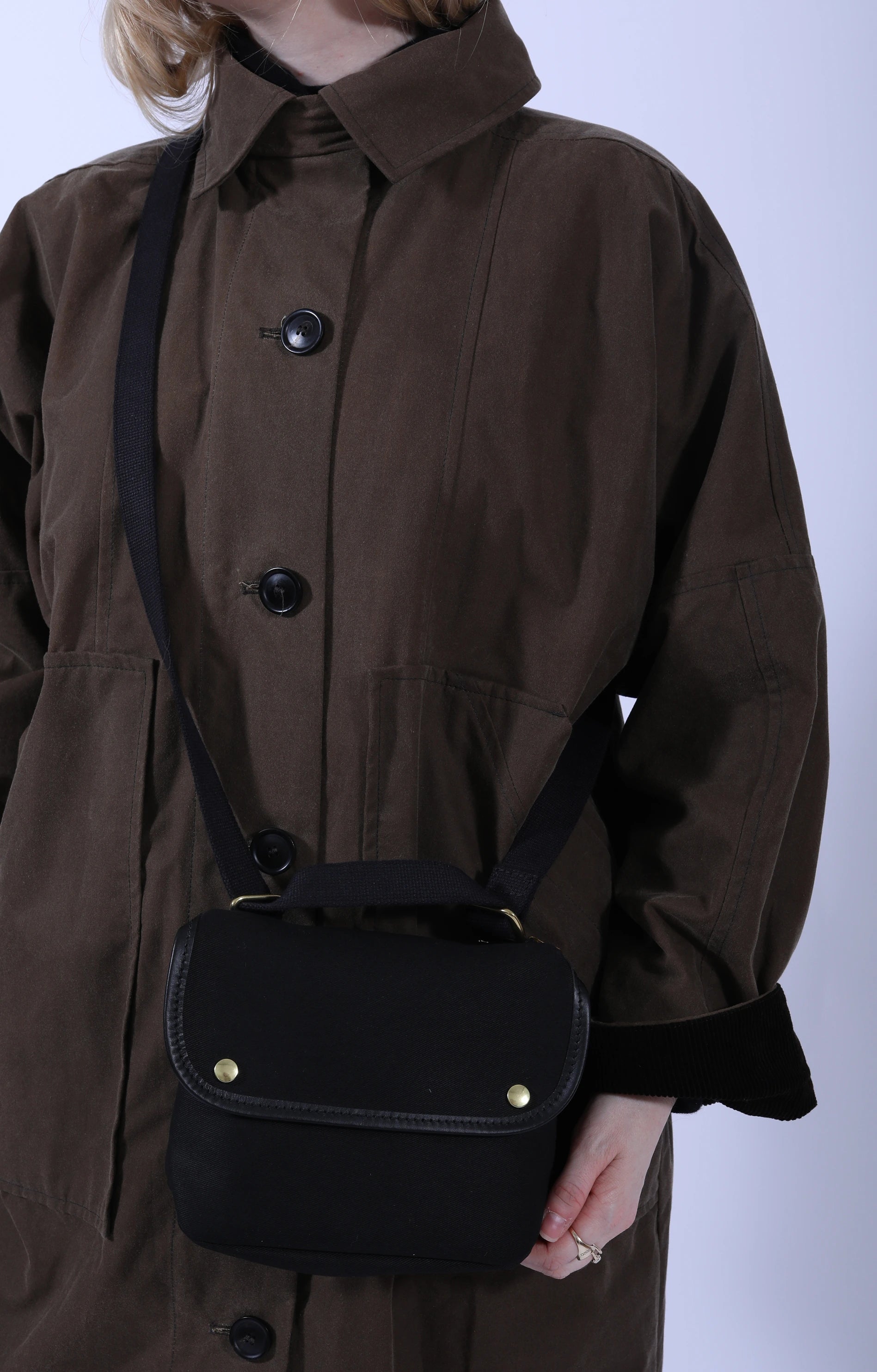 Avon Mini Black/Black