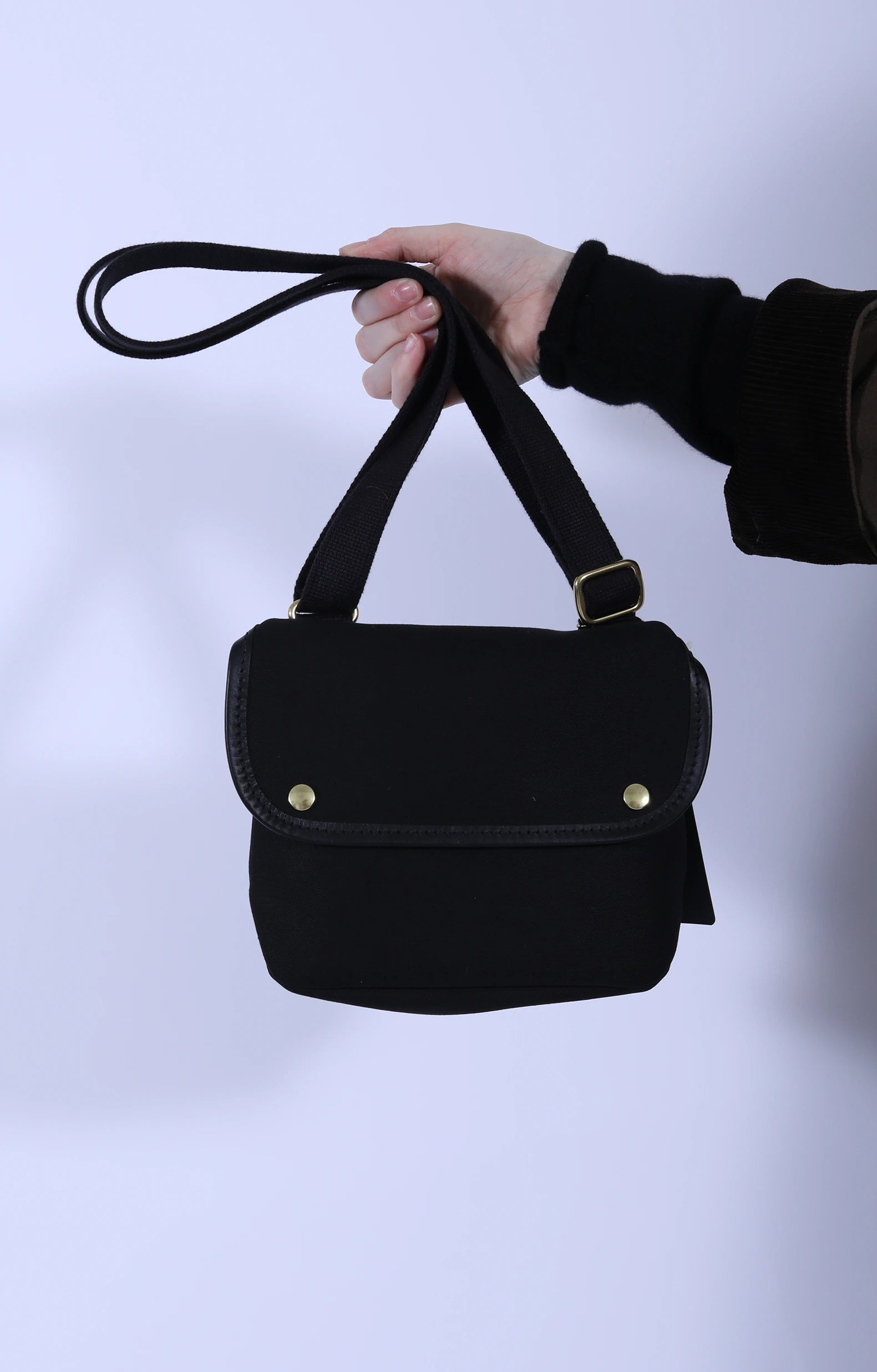 Avon Mini Black/Black