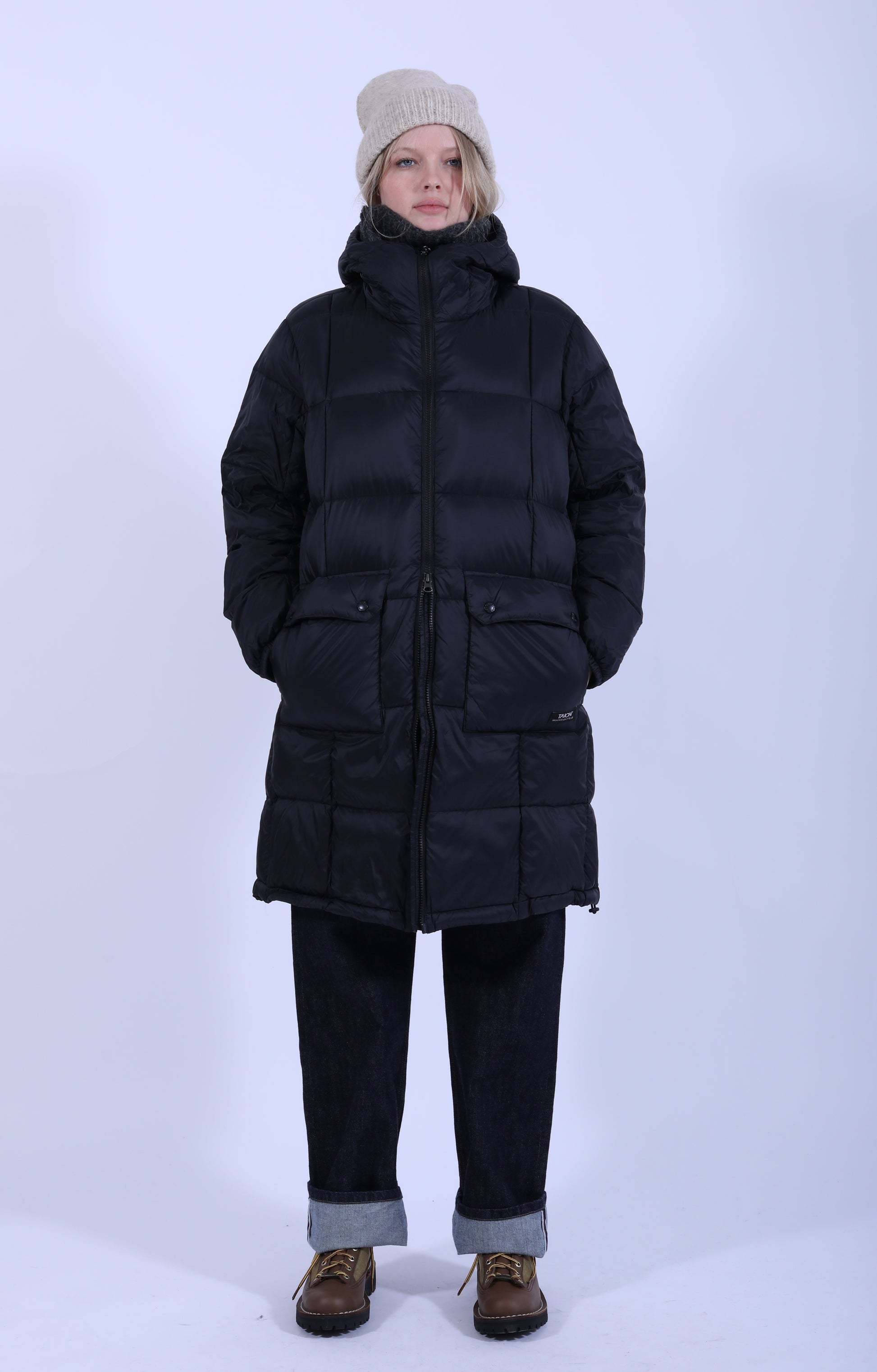 Volume Hood Down Coat Black