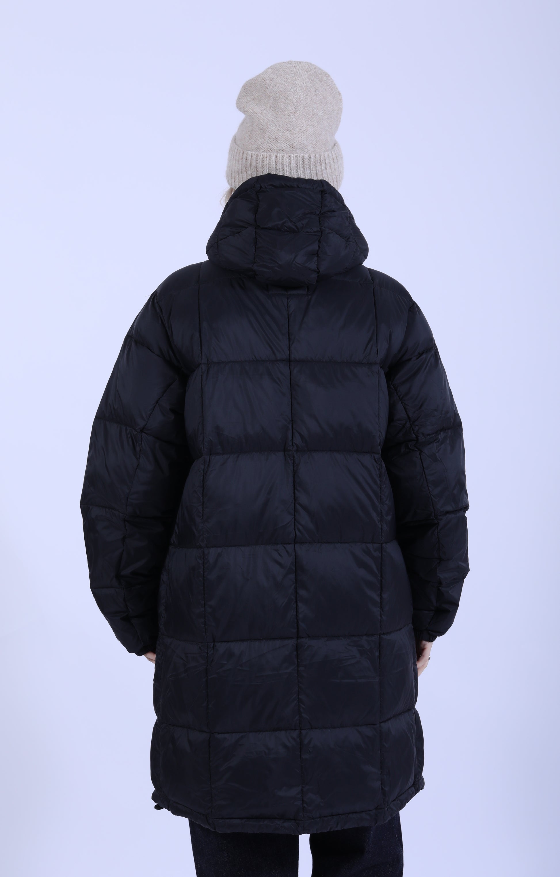 Volume Hood Down Coat Black