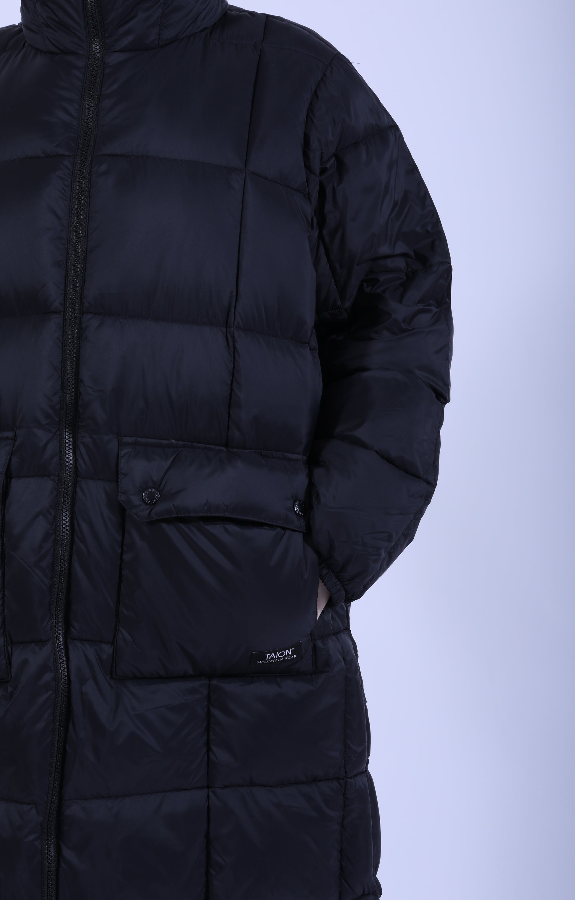 Volume Hood Down Coat Black