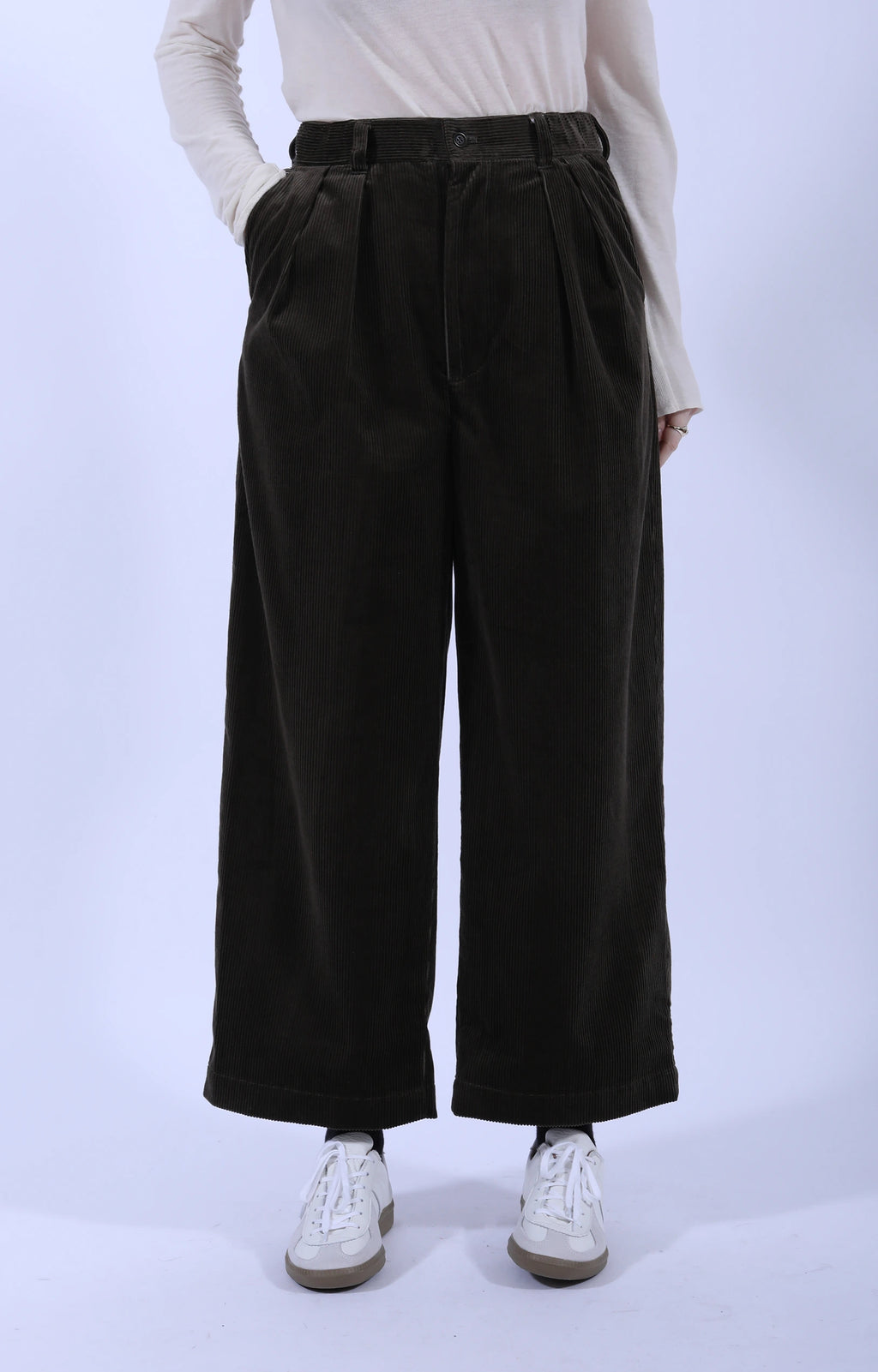 2 In-Pleat Cord Pants Chestnut