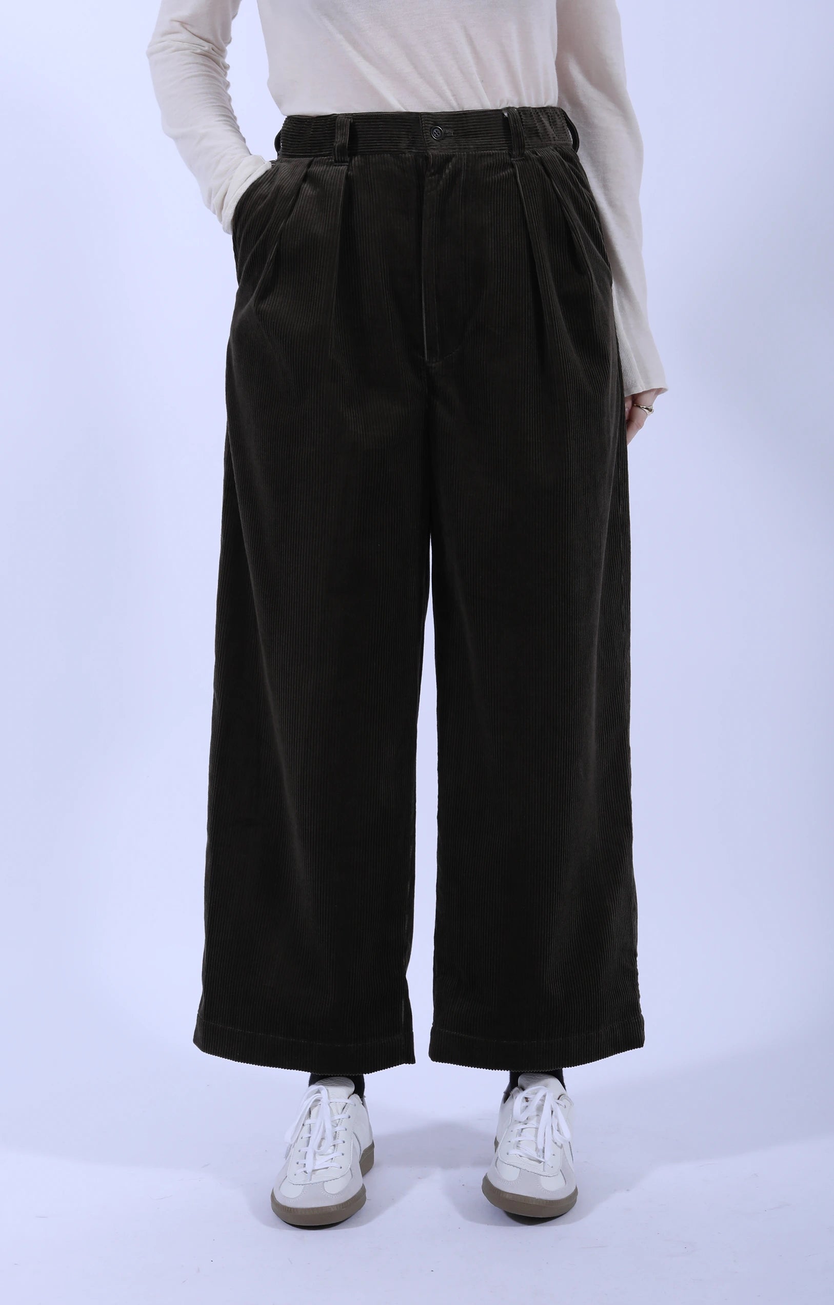 2 In-Pleat Cord Pants Chestnut
