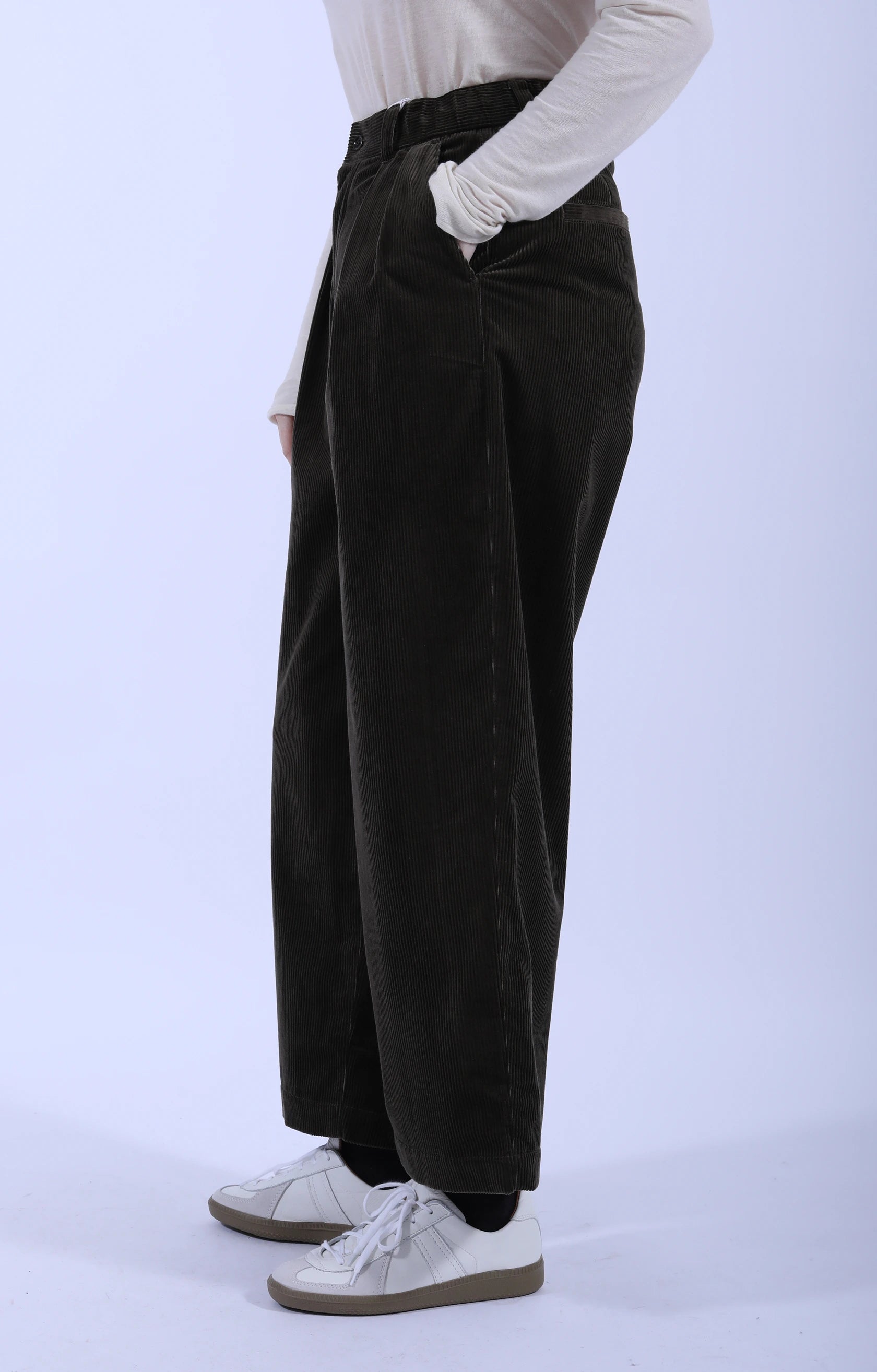 2 In-Pleat Cord Pants Chestnut