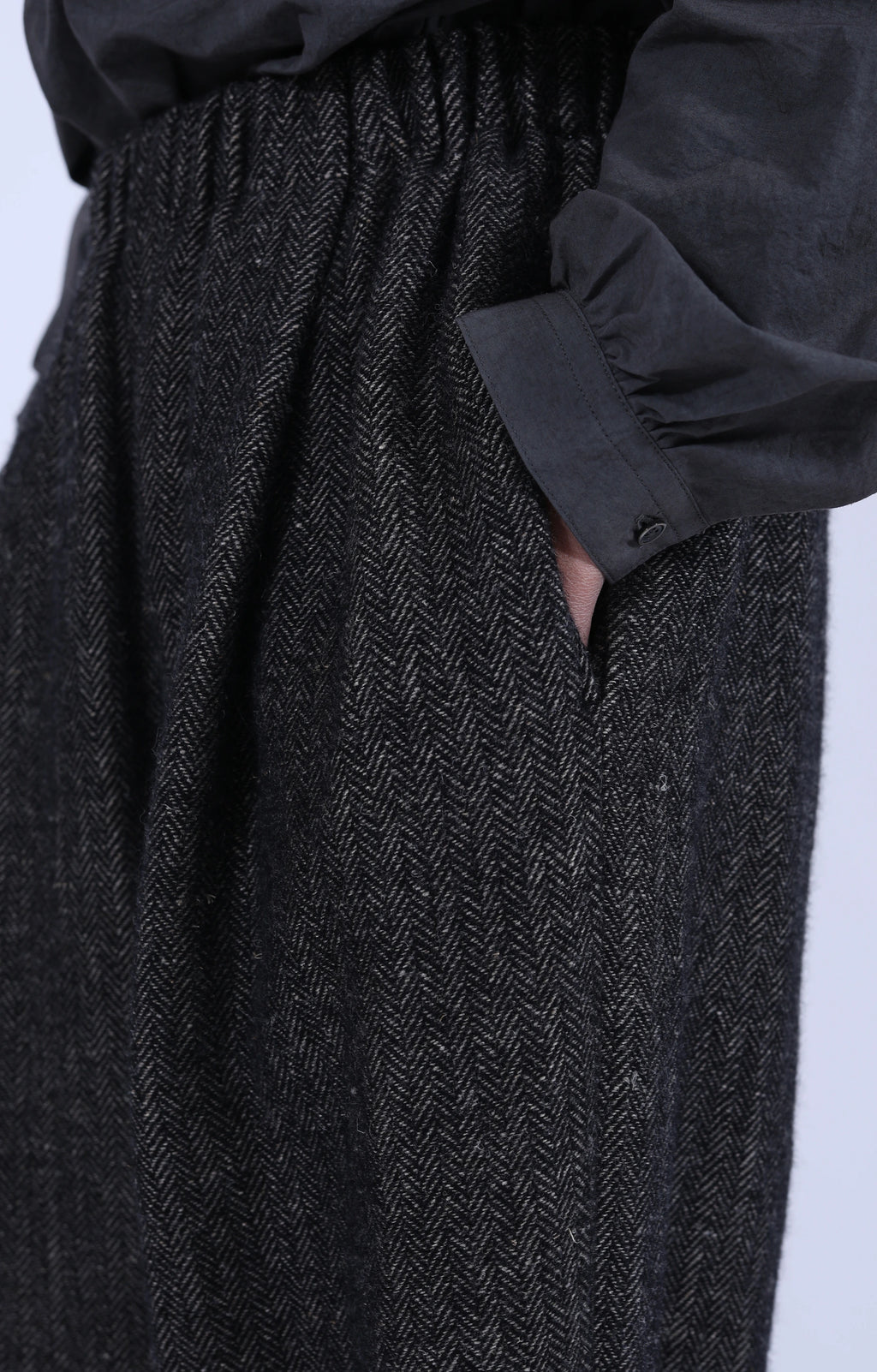 Wool Cropped Trousers Black