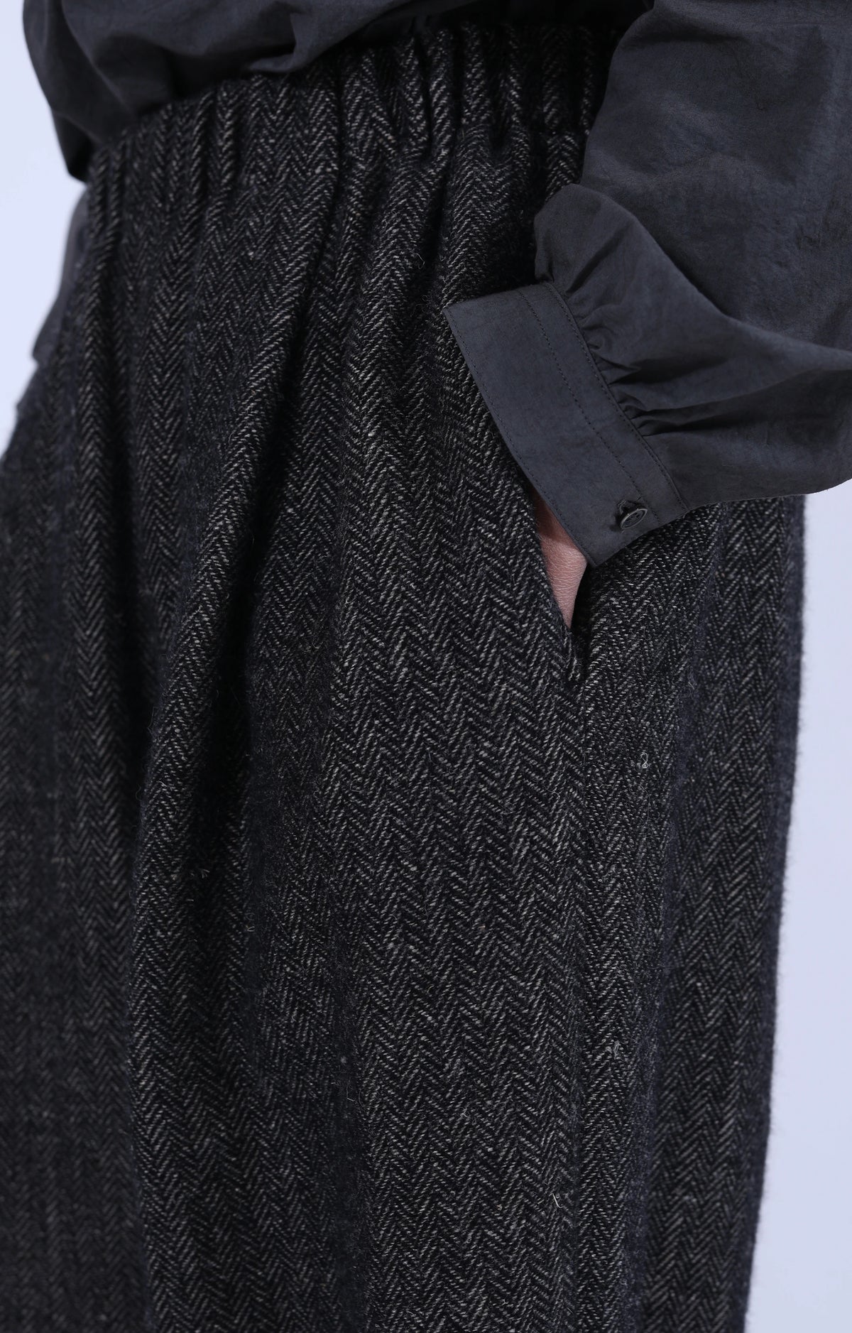 Wool Cropped Trousers Black