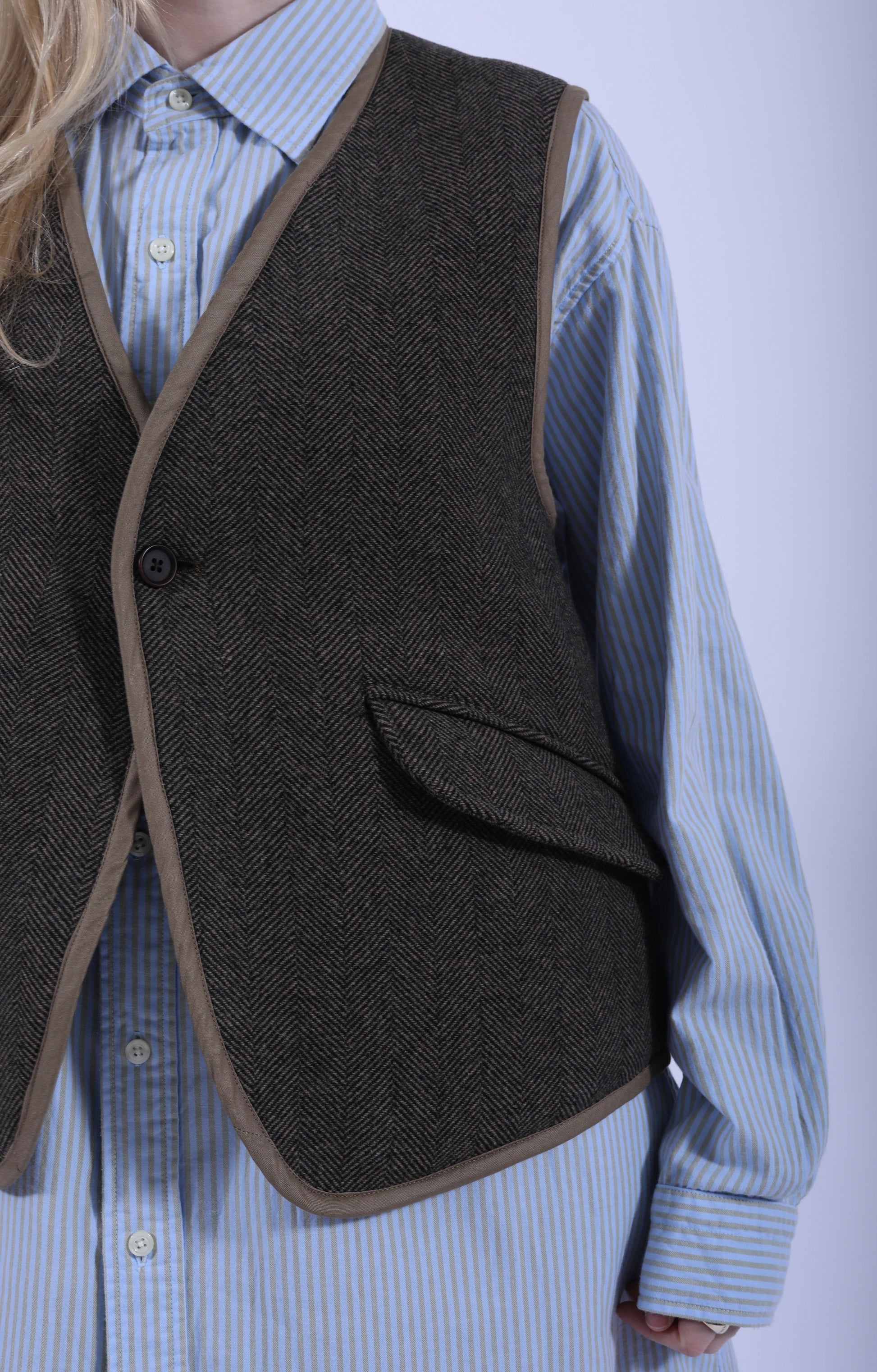 Back Slit Vest Herringbone Brown