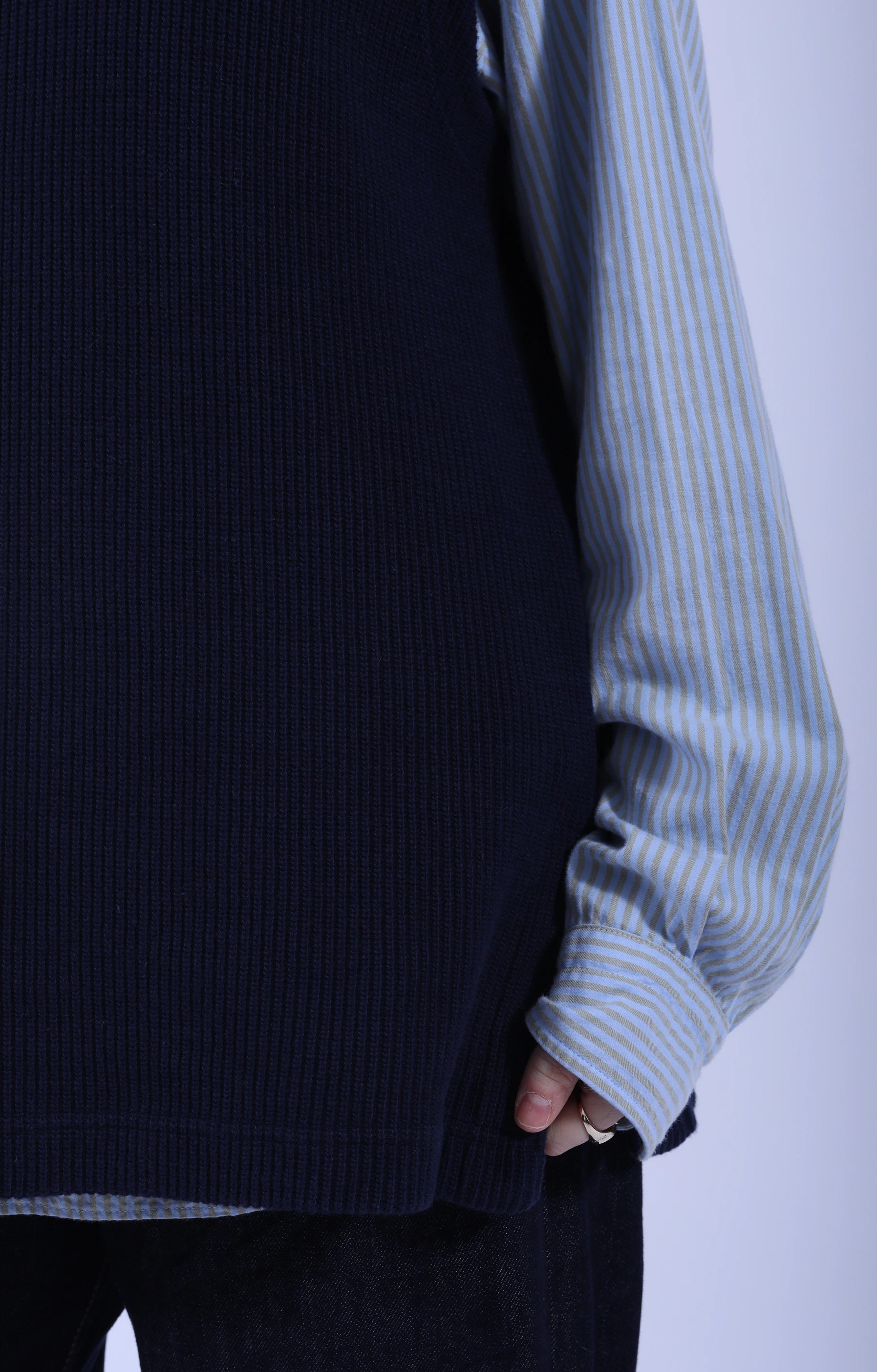 Crew Side Slit Vest Navy