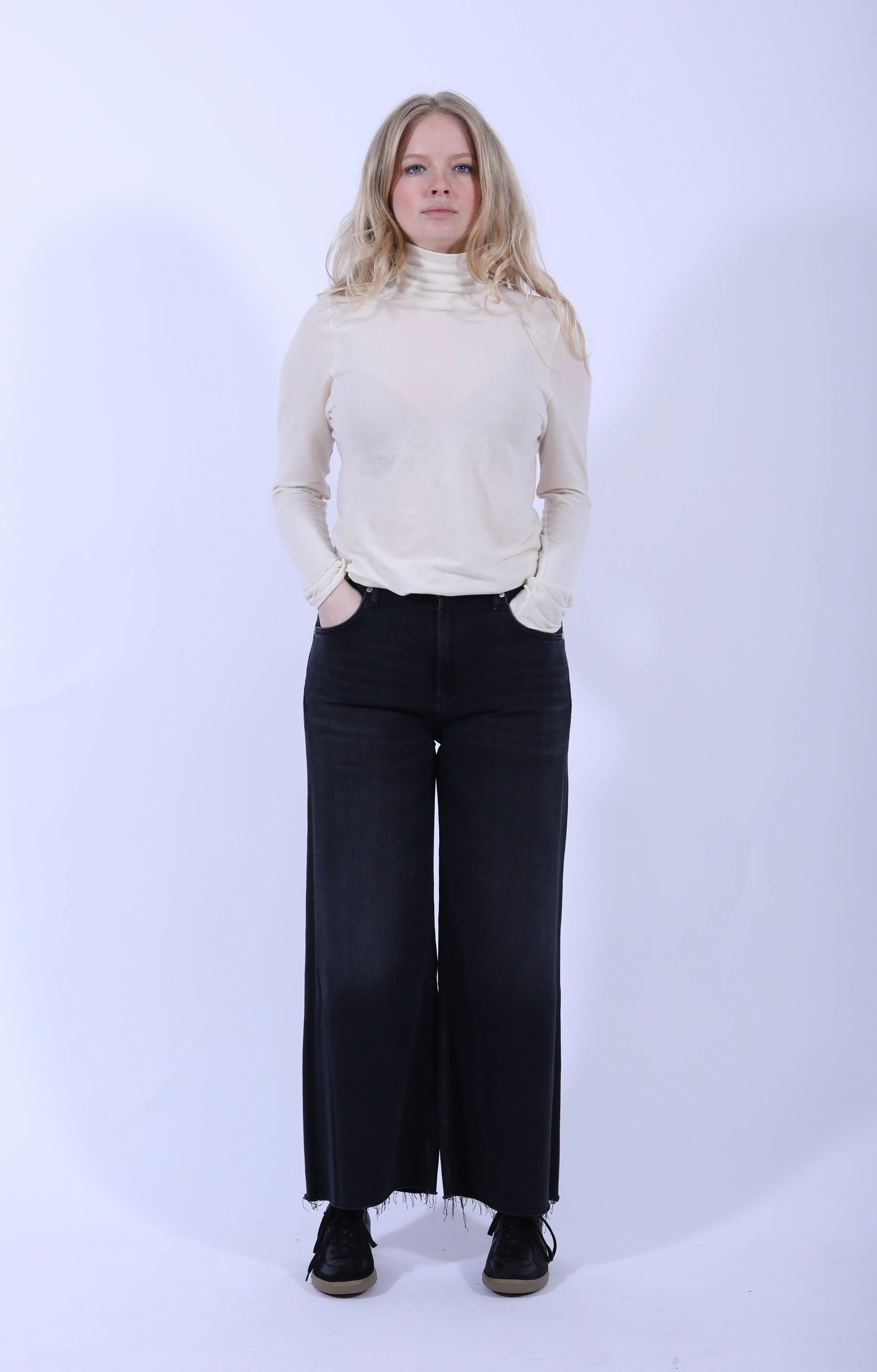 Lyra Wide Leg Crop Jean Medallion