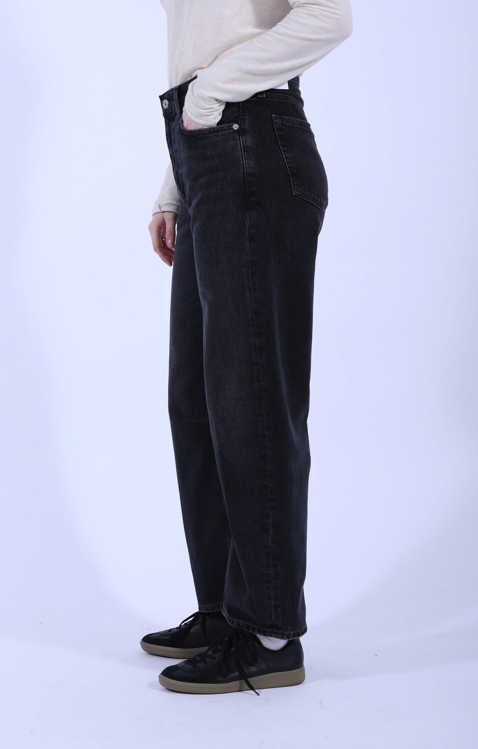 Miro Relaxed Jean Raine