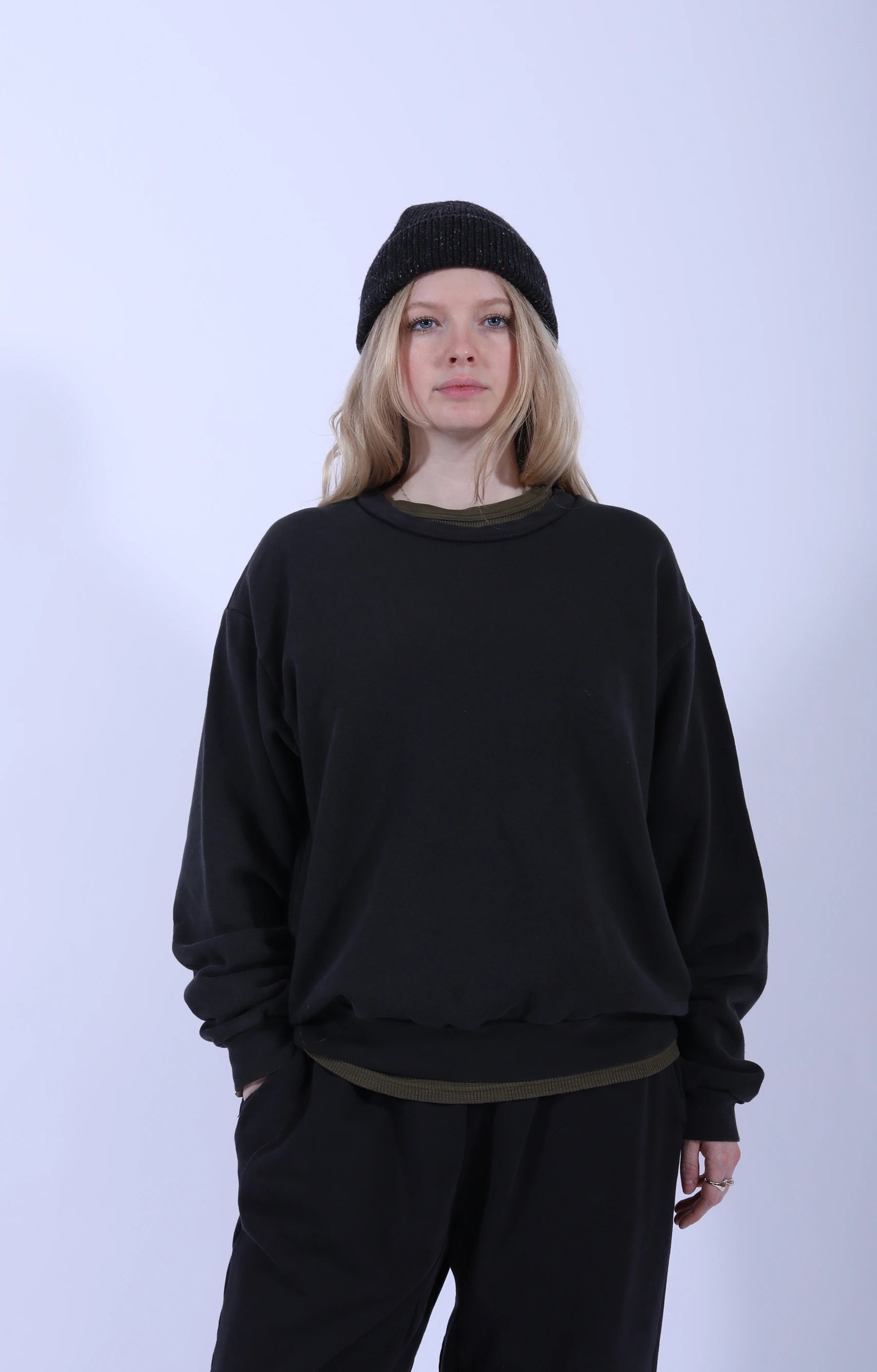 8oz New Crew Sweatshirt Black