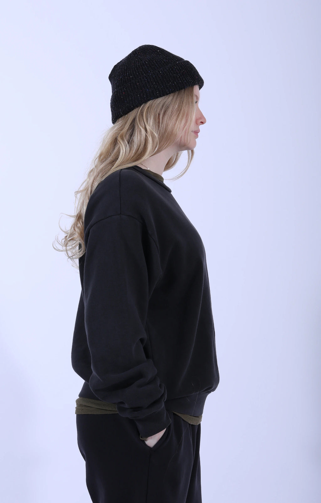 8oz New Crew Sweatshirt Black