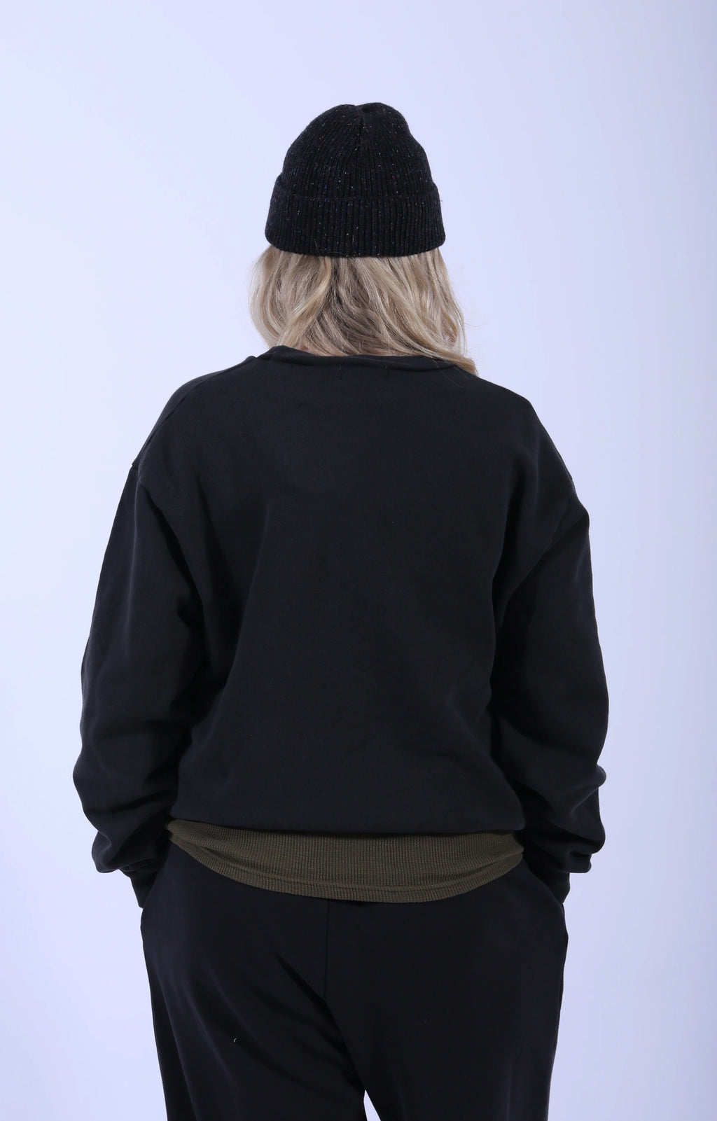 8oz New Crew Sweatshirt Black