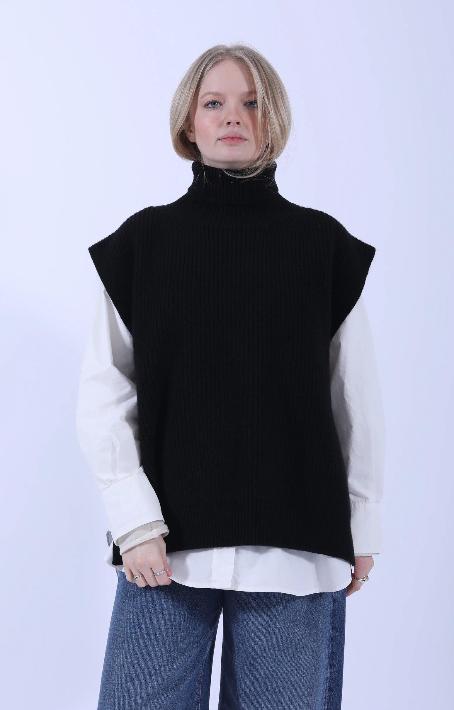 Meri Roll Neck Tabard Vest Nero