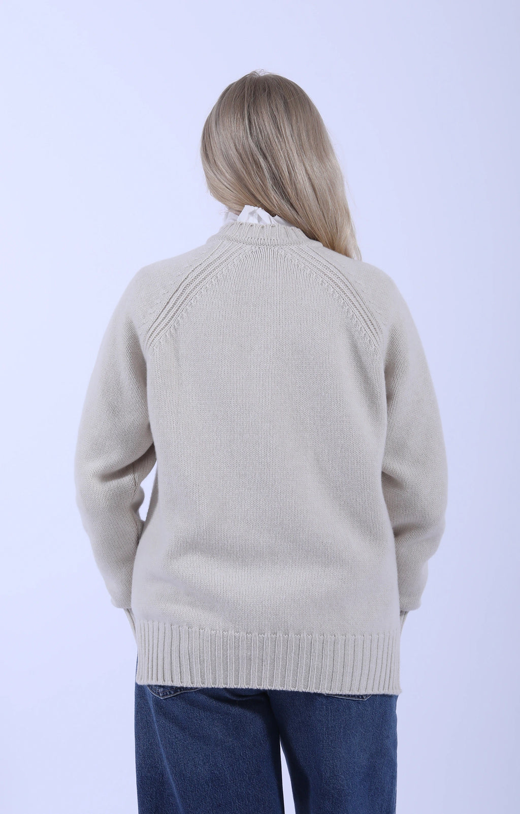 Meri Raglan Crew Crema