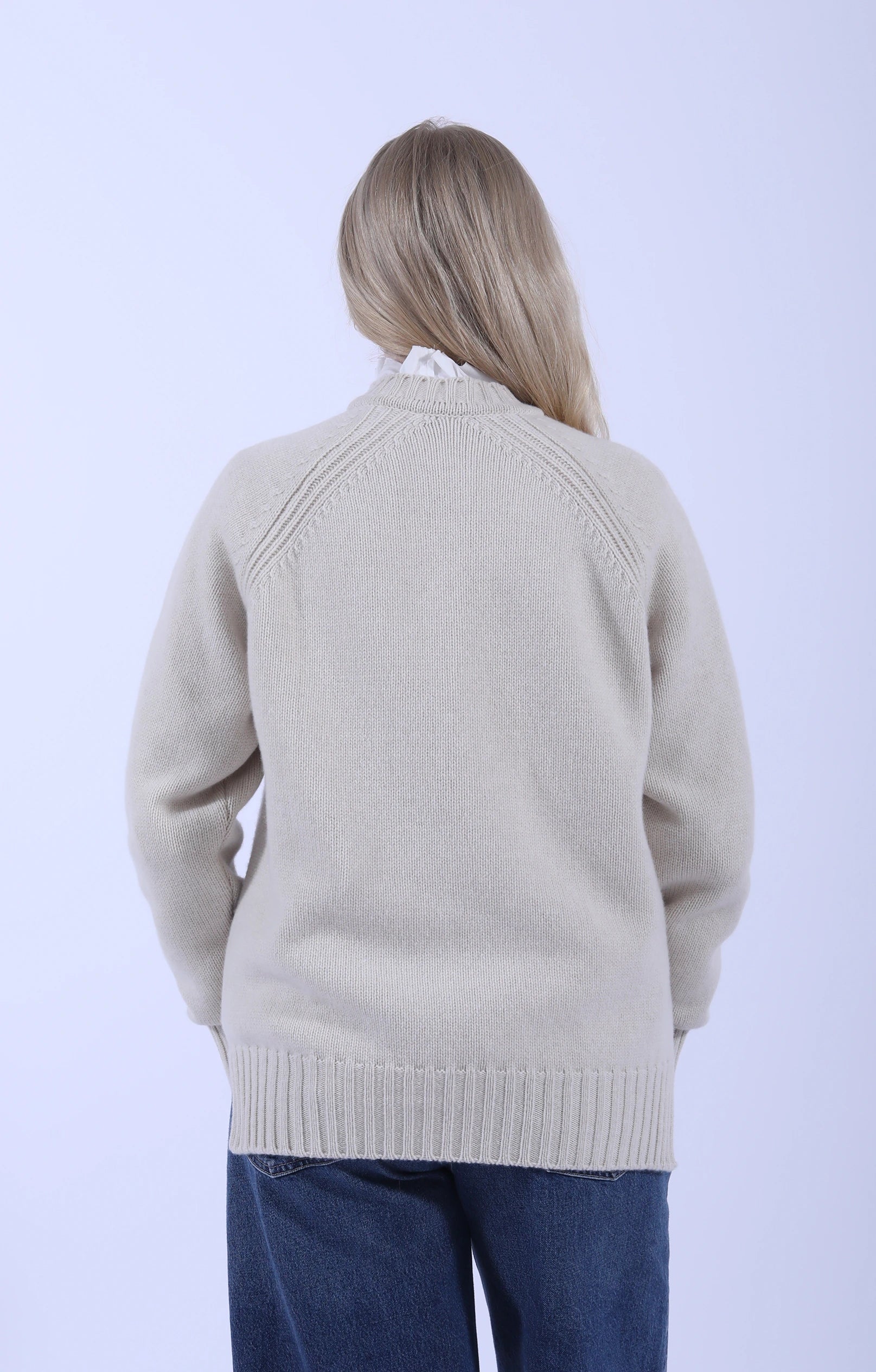 Meri Raglan Crew Crema