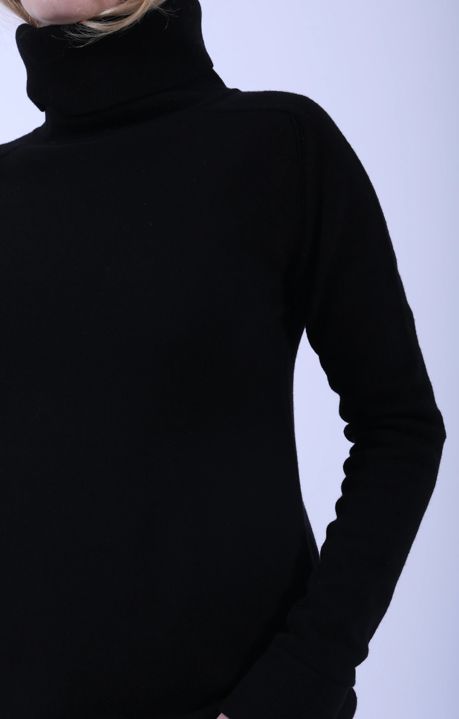 Plain Roll Neck Black