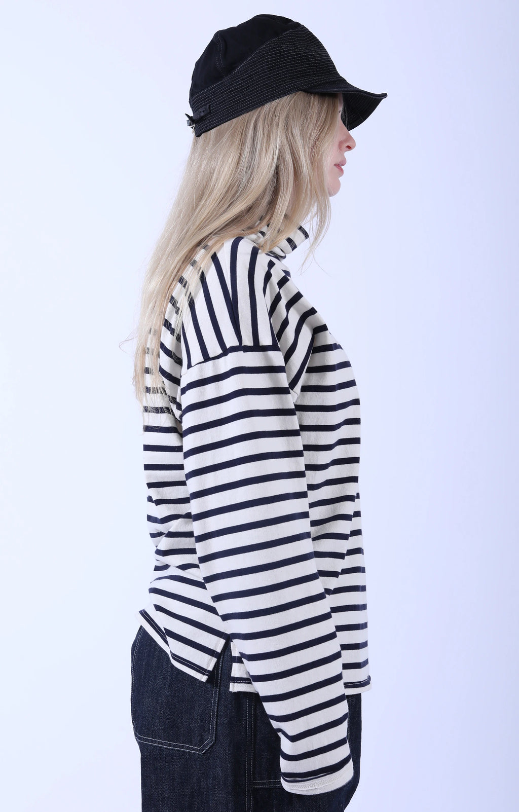 Stripe Knit GANDHI L.S T-Shirt Ecru x Navy