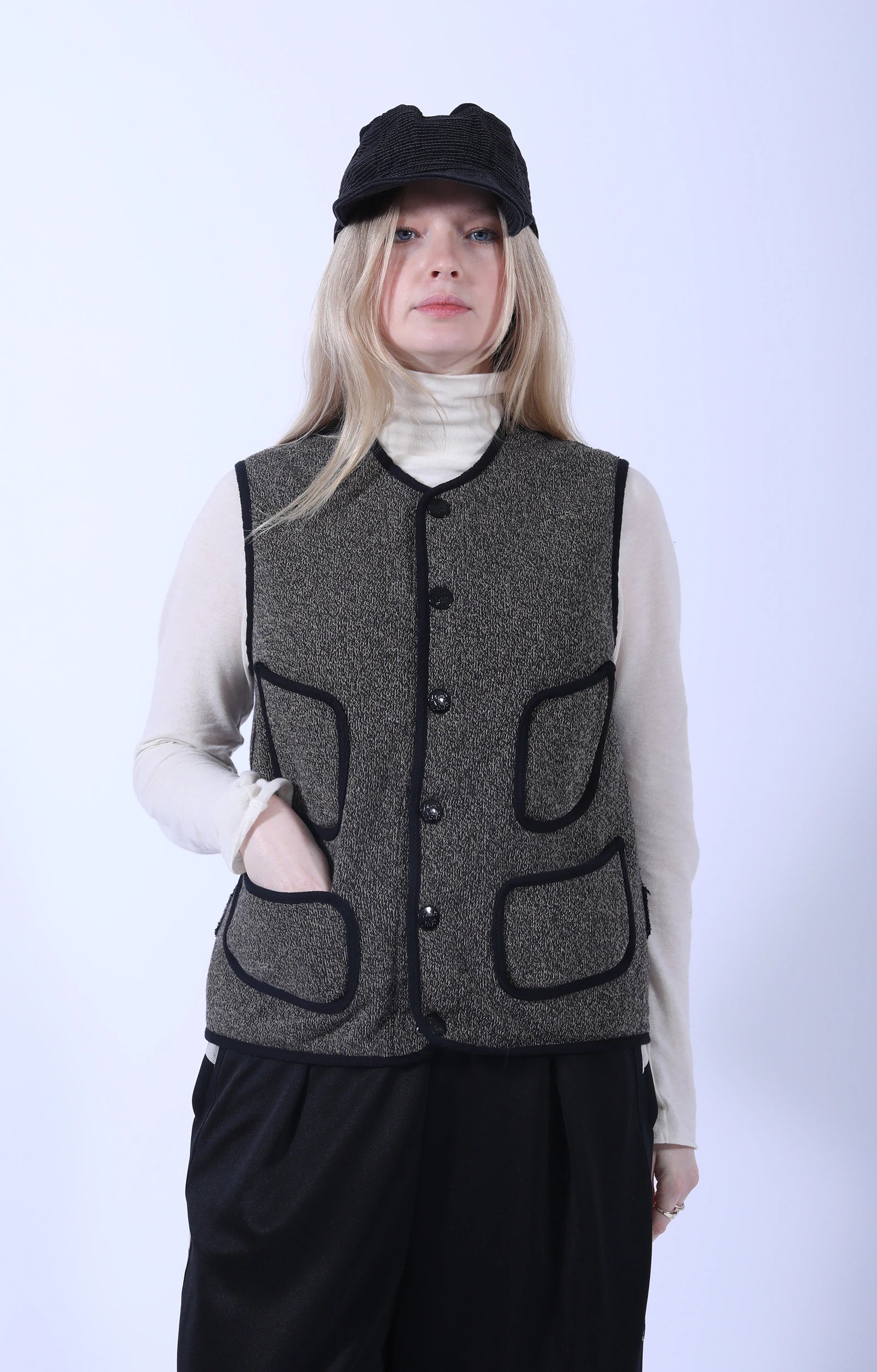 BEACH SWT Knit Vest Charcoal