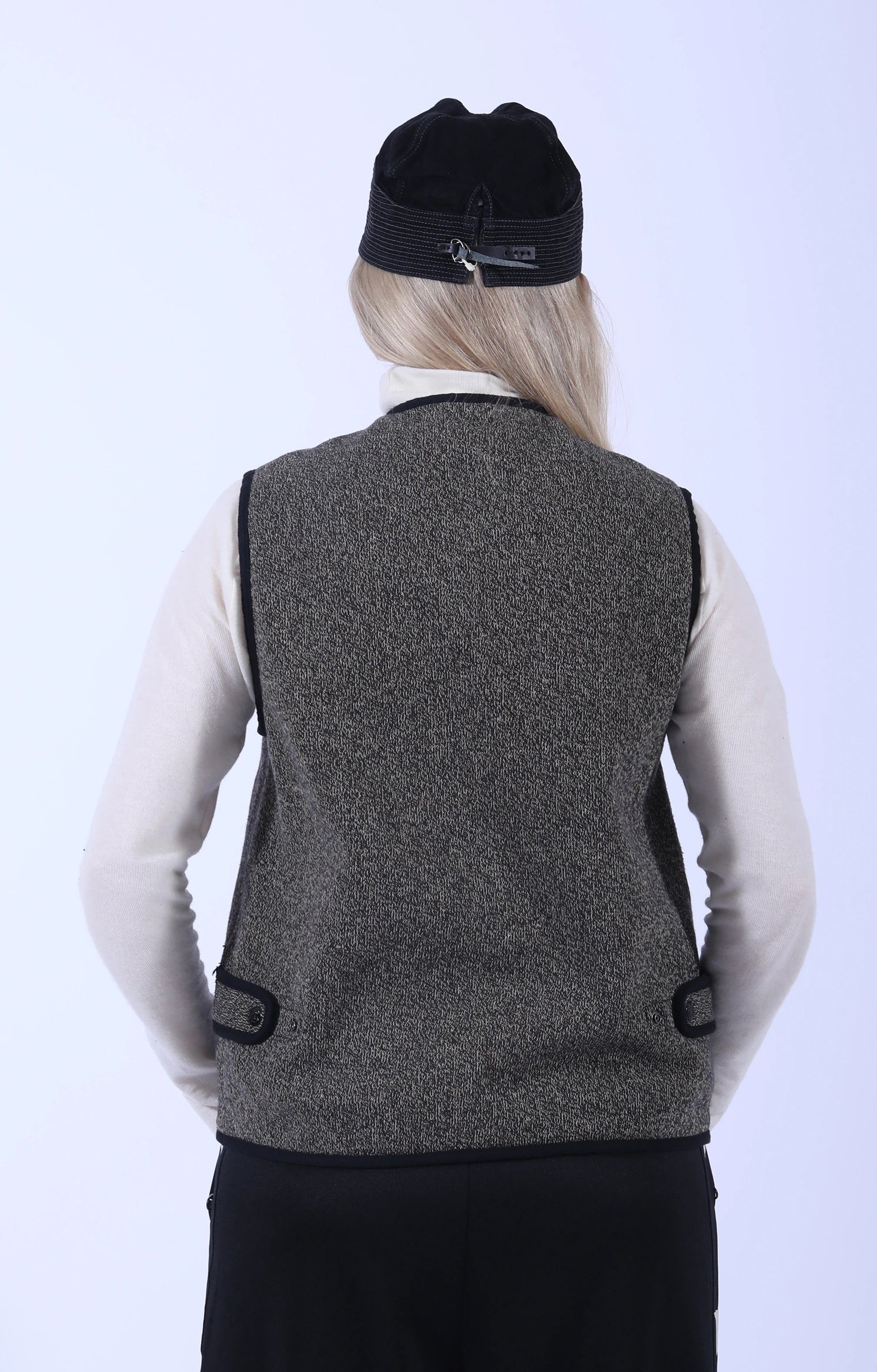 BEACH SWT Knit Vest Charcoal