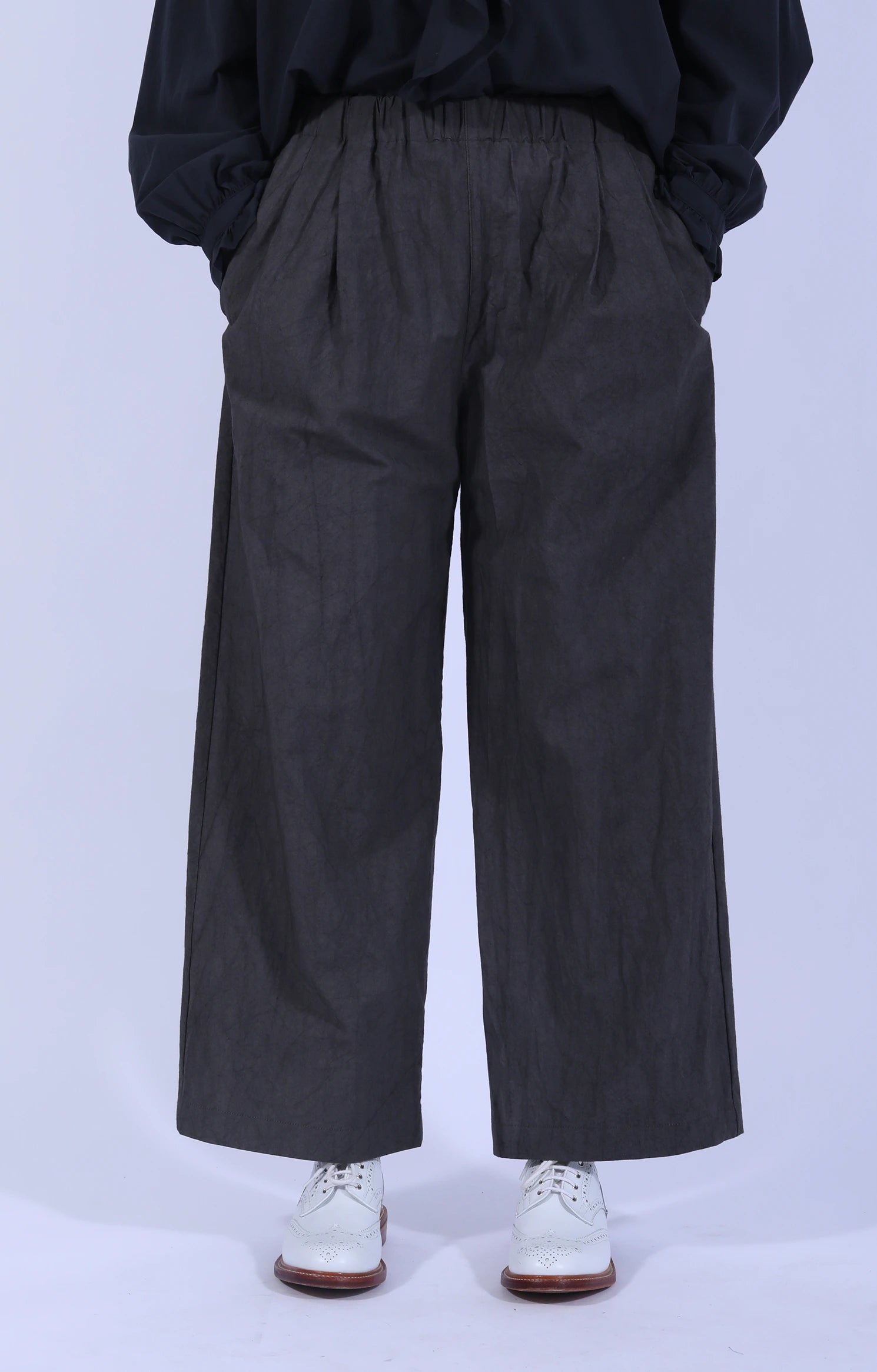Two-Tuck Pants Charcoal