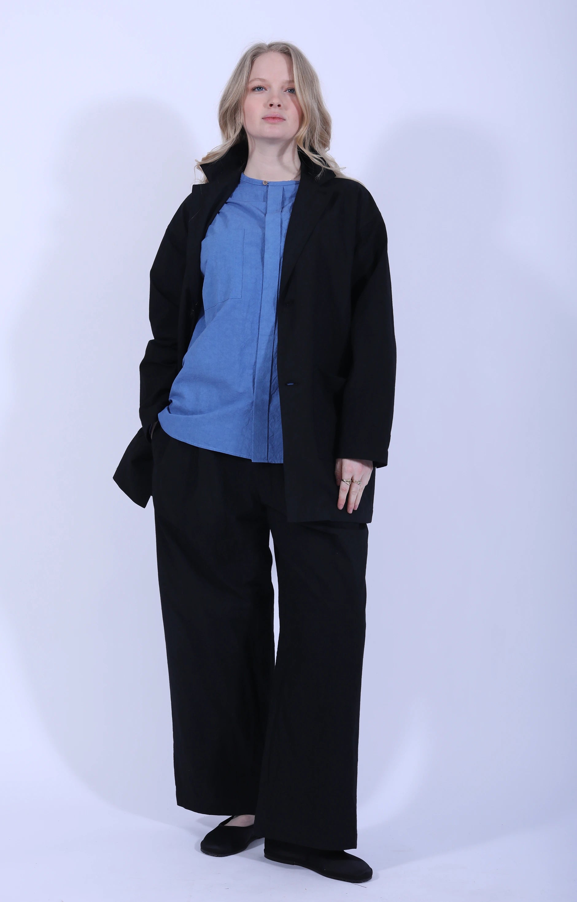 Two-Tuck Pants Black