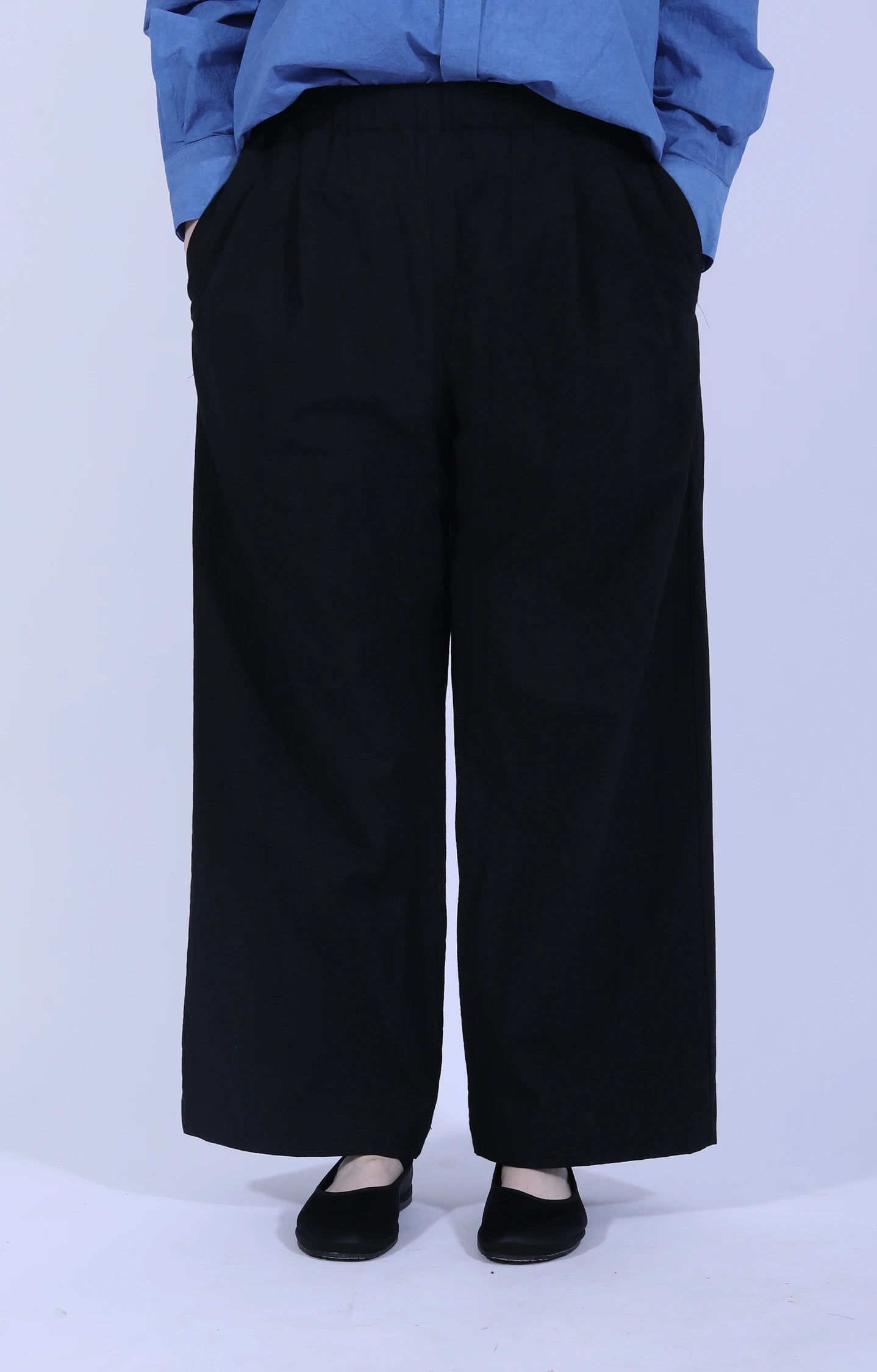 Two-Tuck Pants Black