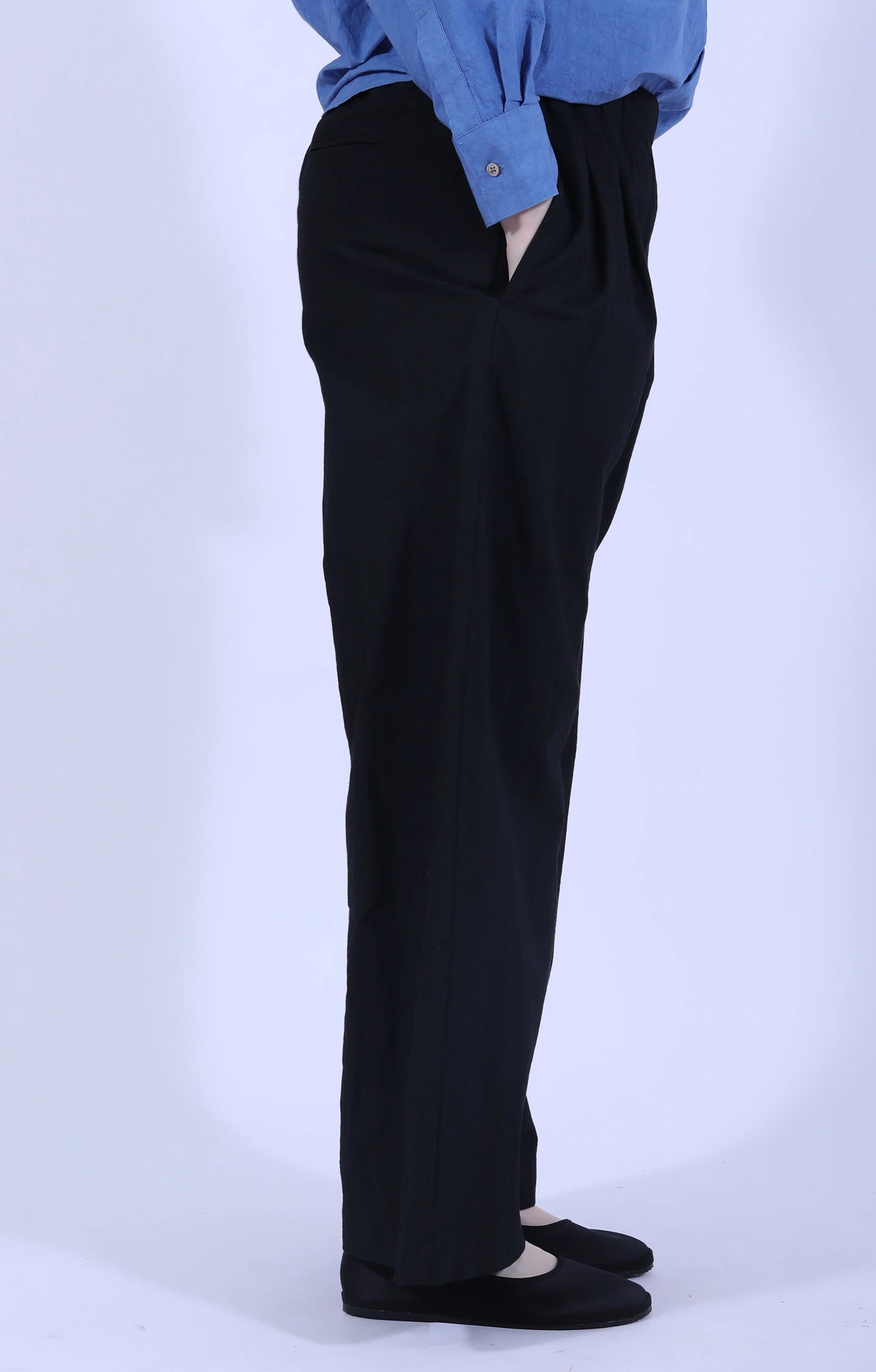 Two-Tuck Pants Black