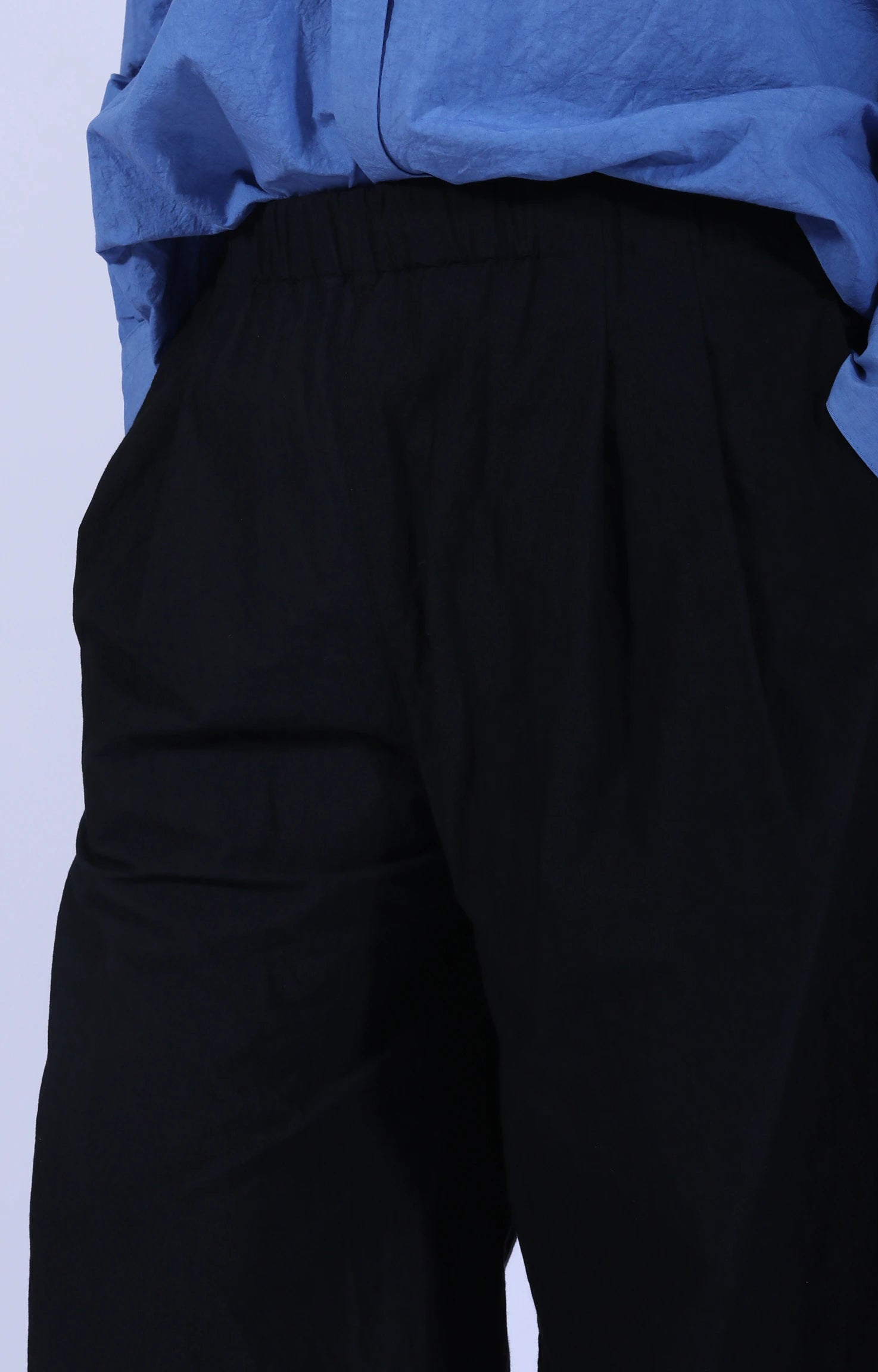 Two-Tuck Pants Black