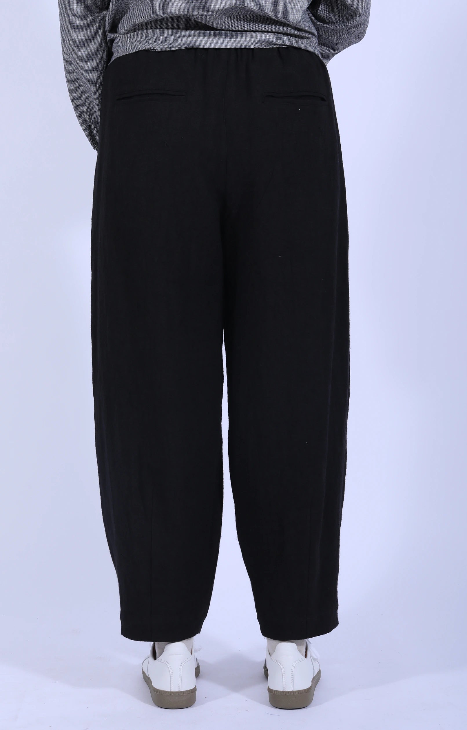 Tucked Tapered Pants Black