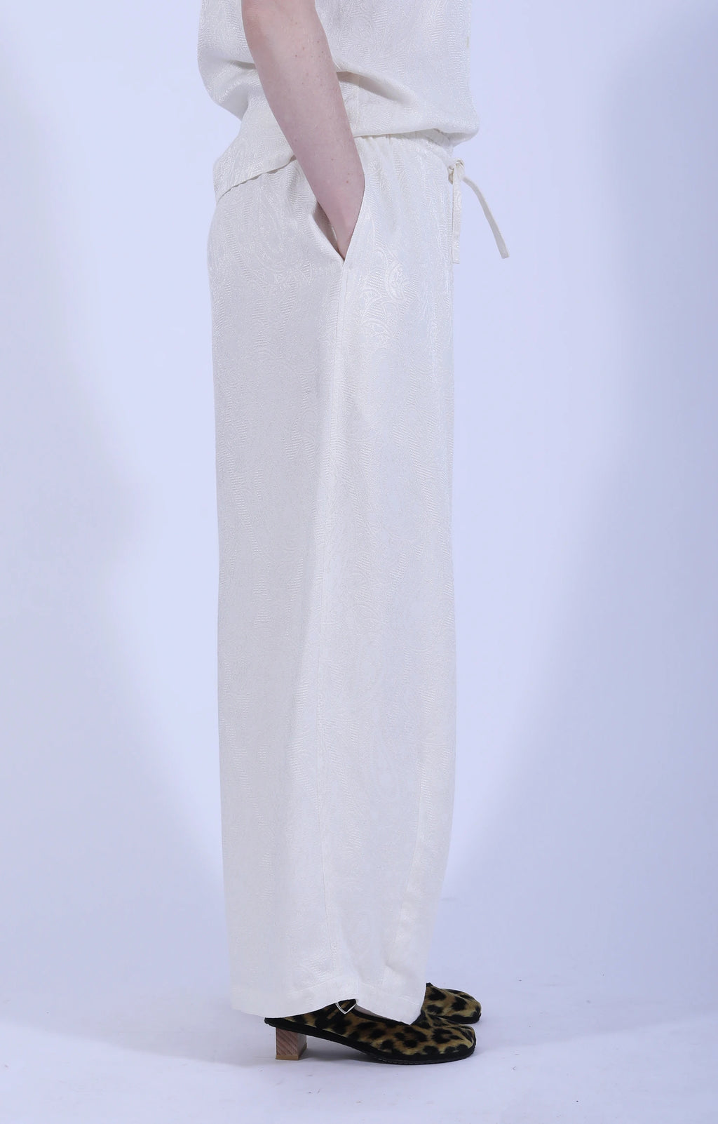 H.D. Pant Paisley Jacq. Off White