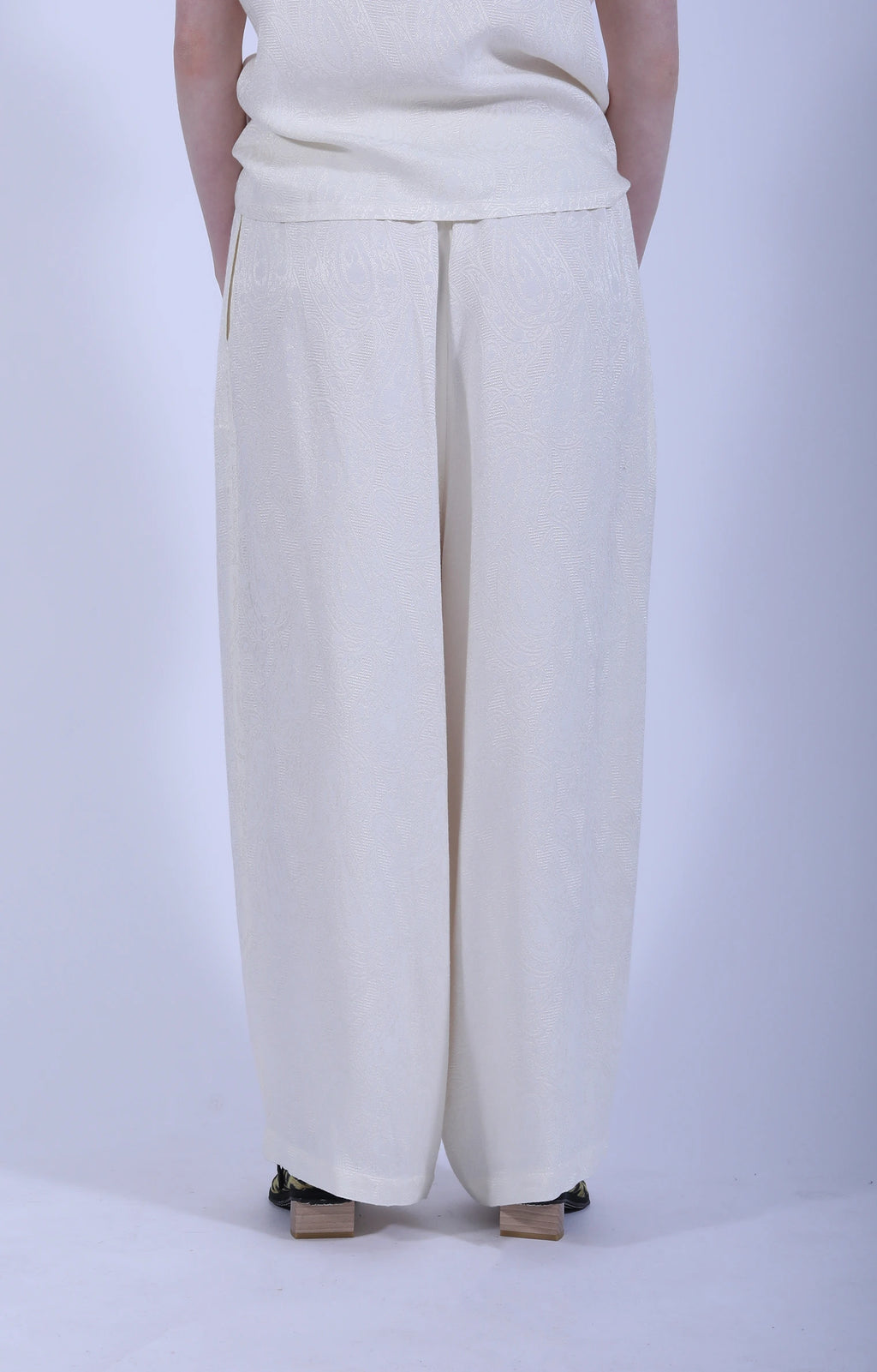 H.D. Pant Paisley Jacq. Off White