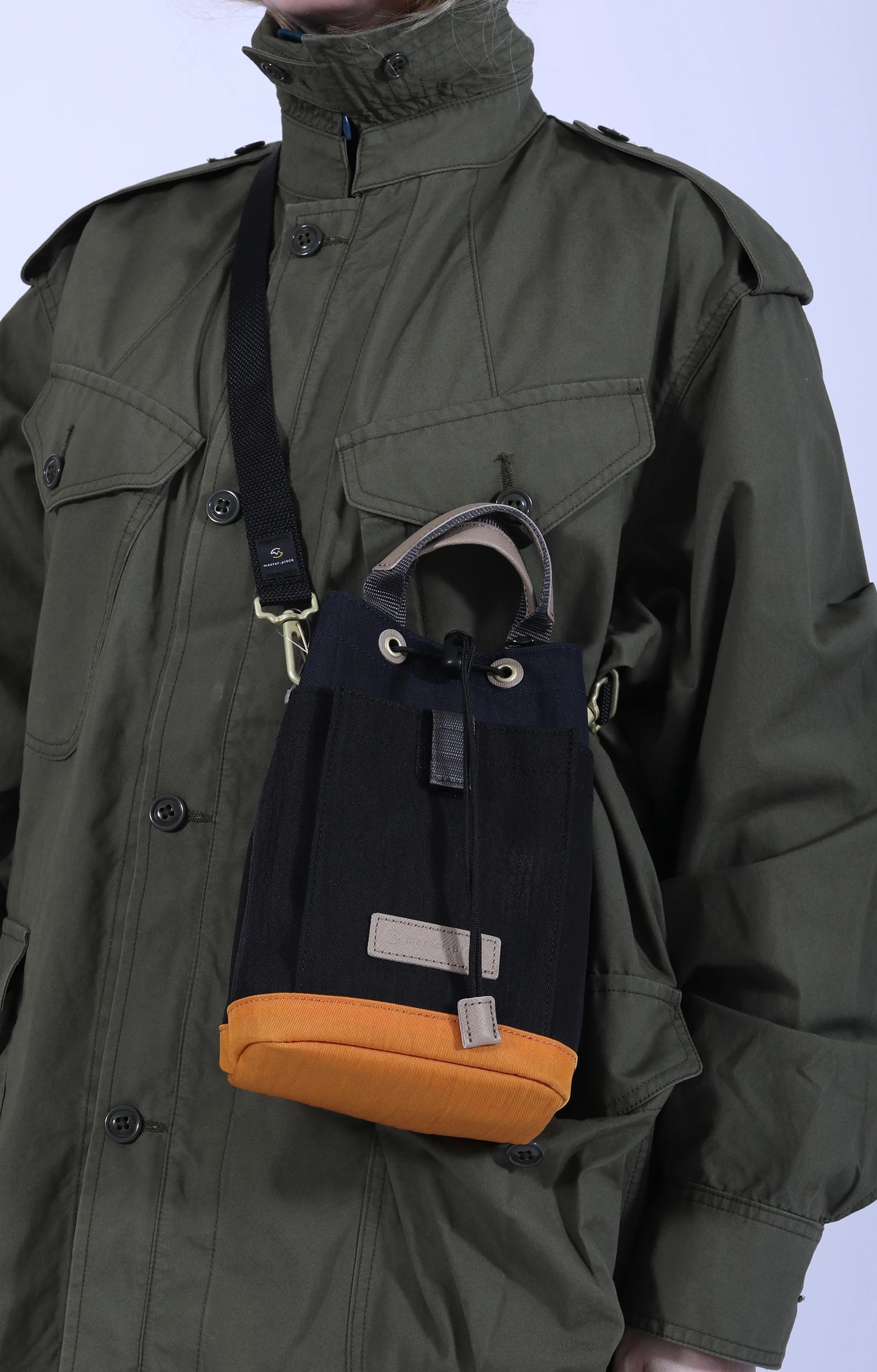 Link Drawstring Shoulder Bag Black