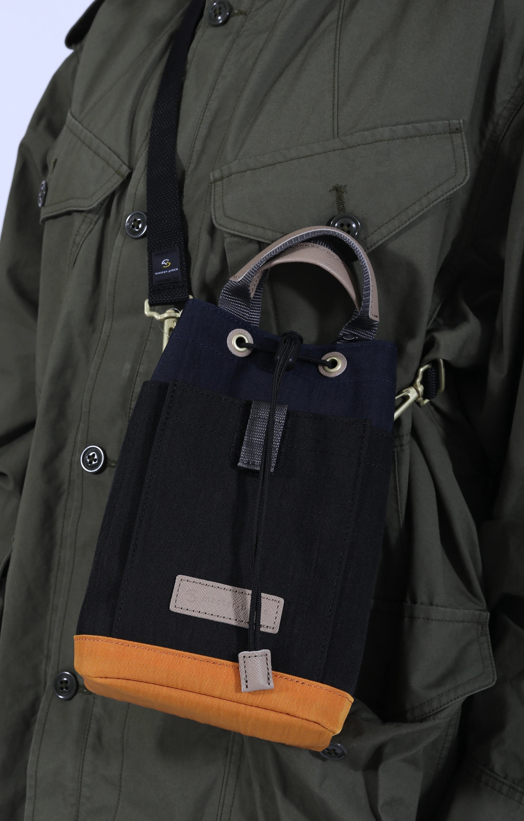 Link Drawstring Shoulder Bag Black