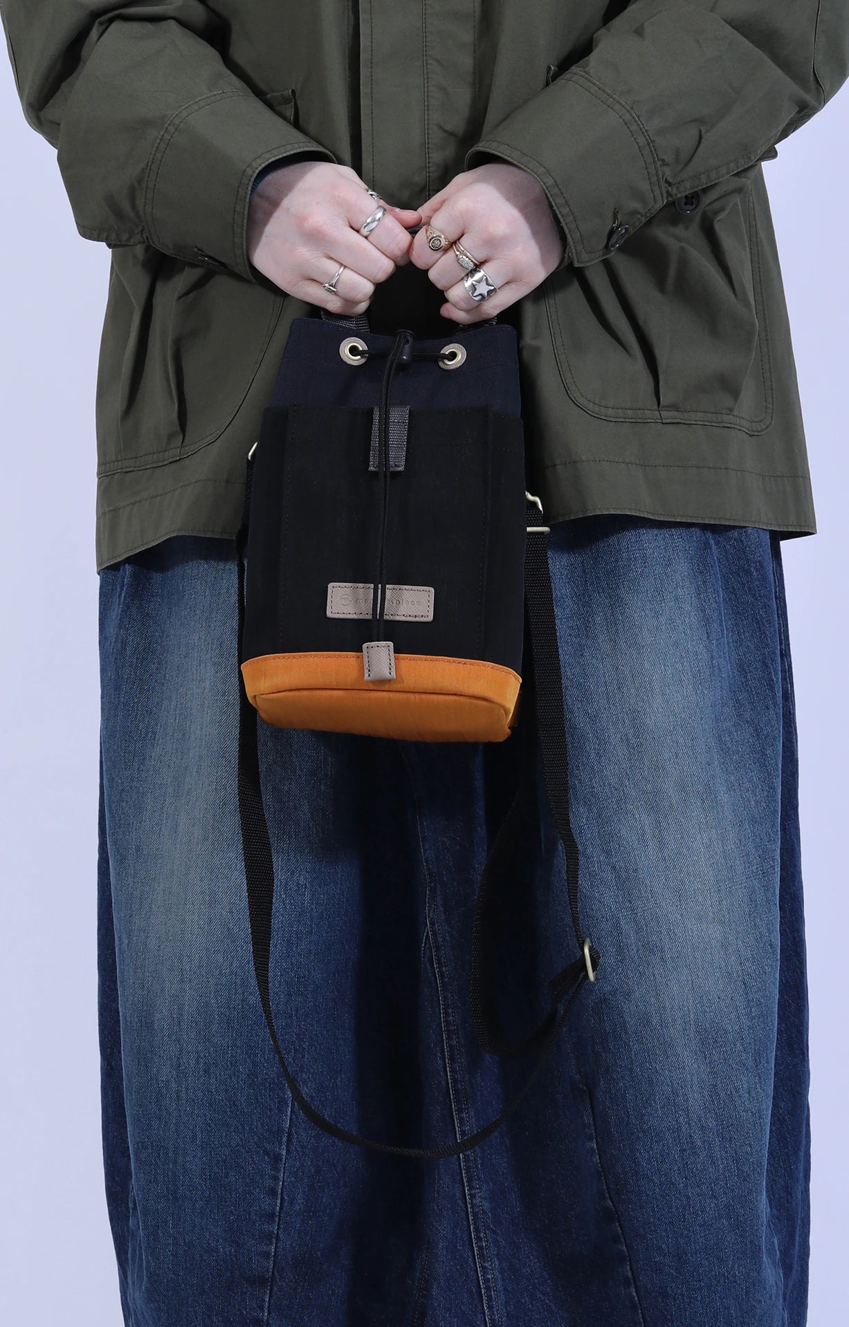 Link Drawstring Shoulder Bag Black