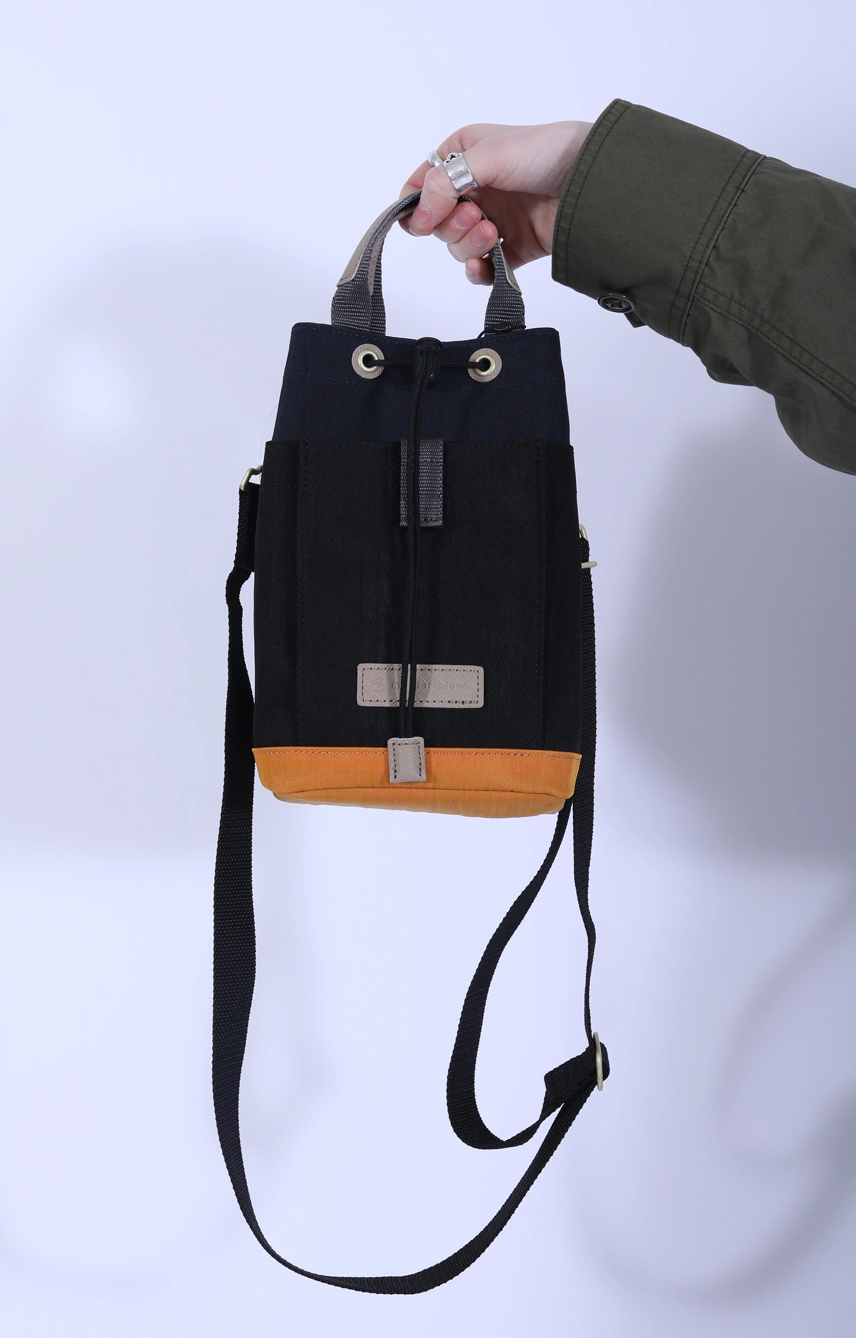 Link Drawstring Shoulder Bag Black