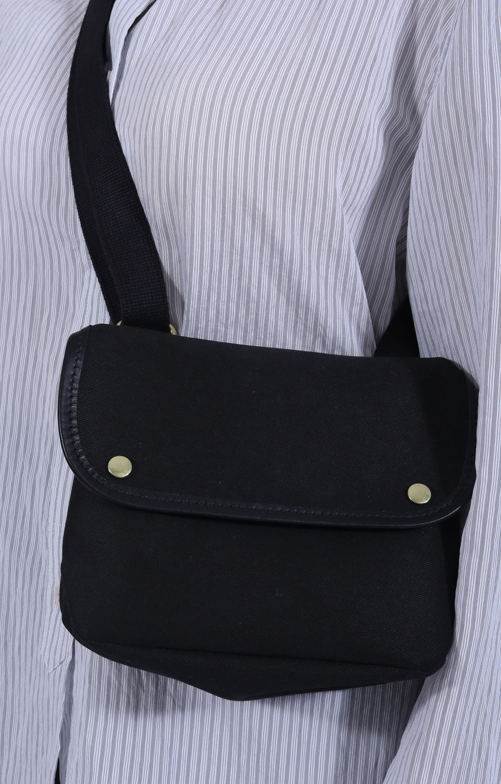 Avon Mini Black/Black