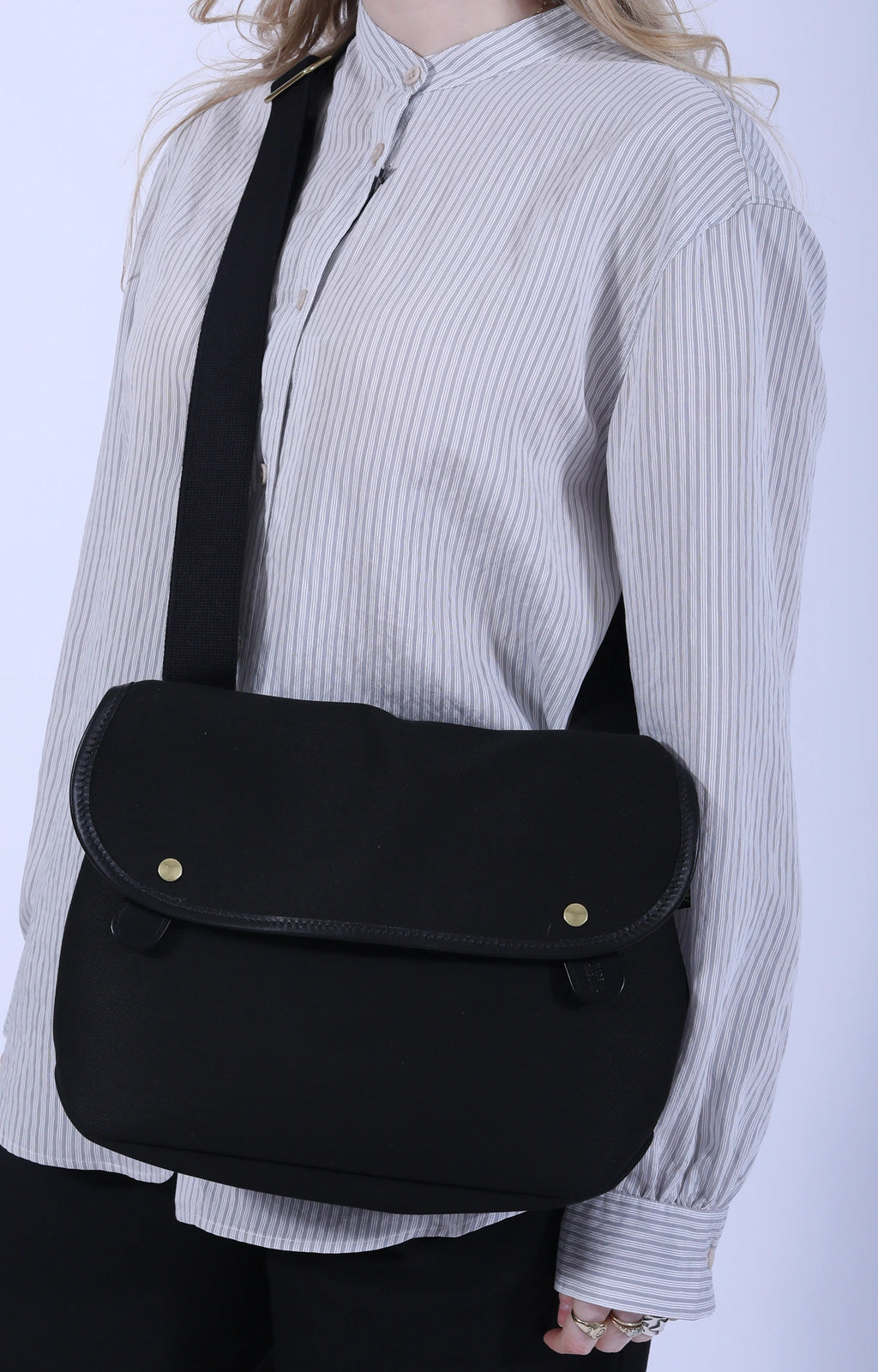 Avon New Bag Black