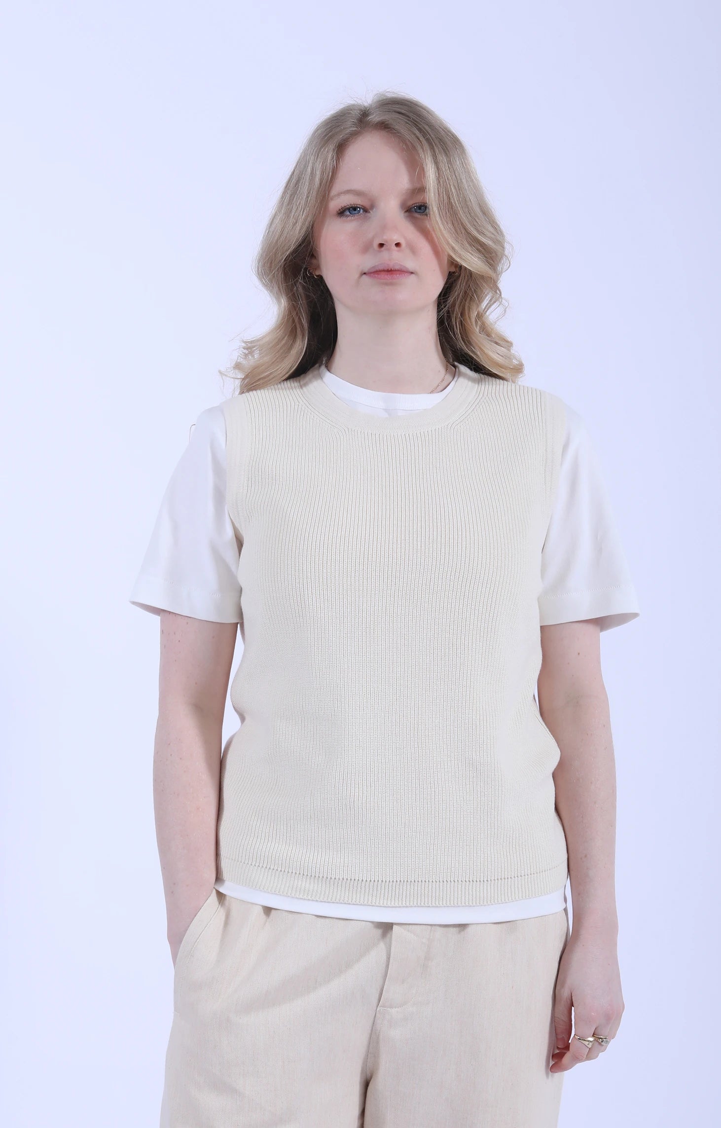 Esha Vest Pure Ecru