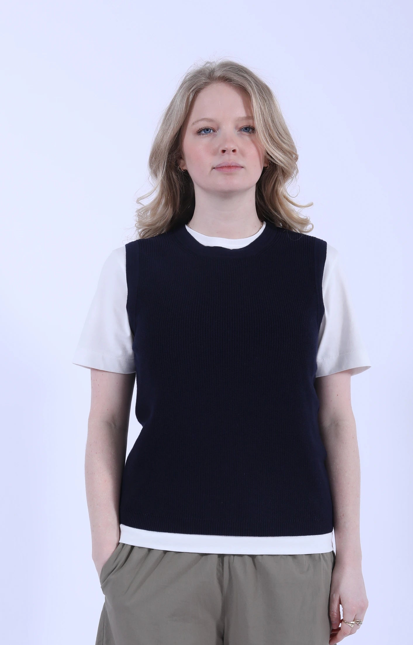 Esha Vest Navy