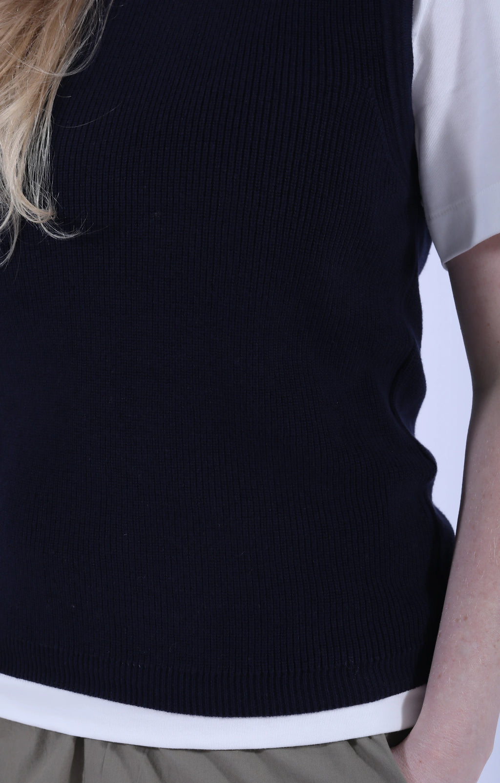 Esha Vest Navy