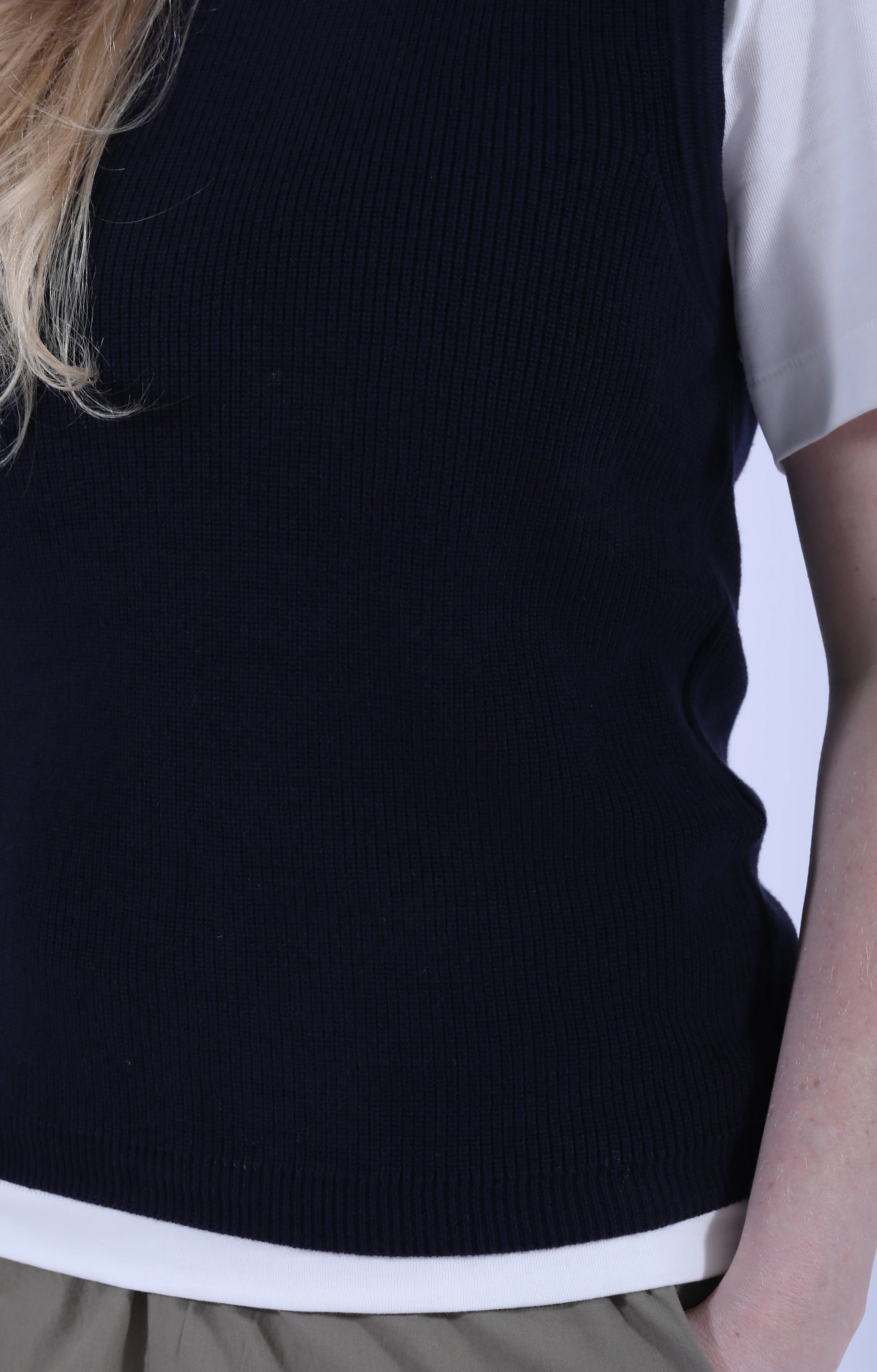 Esha Vest Navy