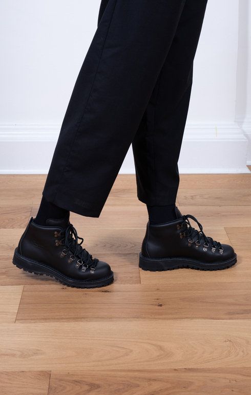 Mountain Light Black