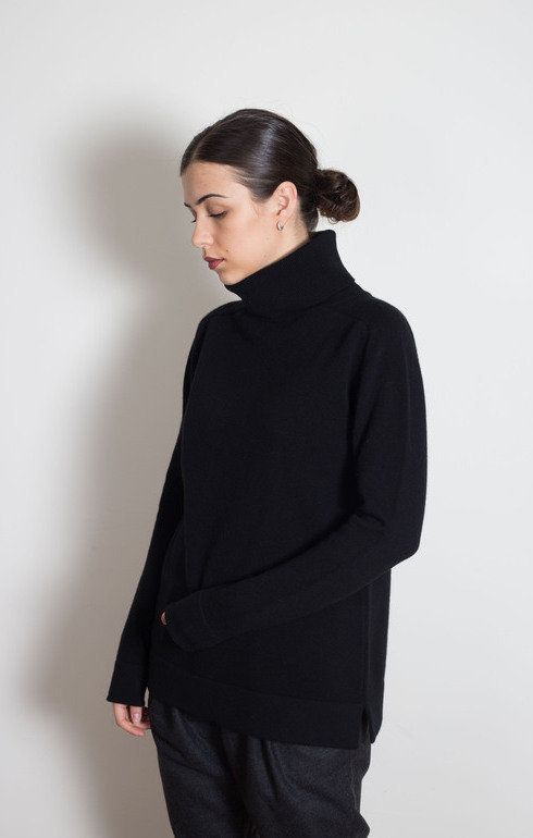 Plain Roll Neck Black