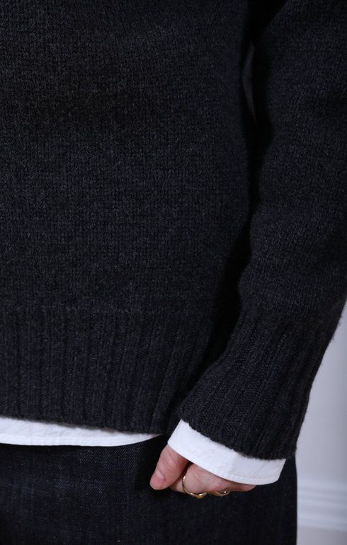Meri Raglan Crew Charcoal